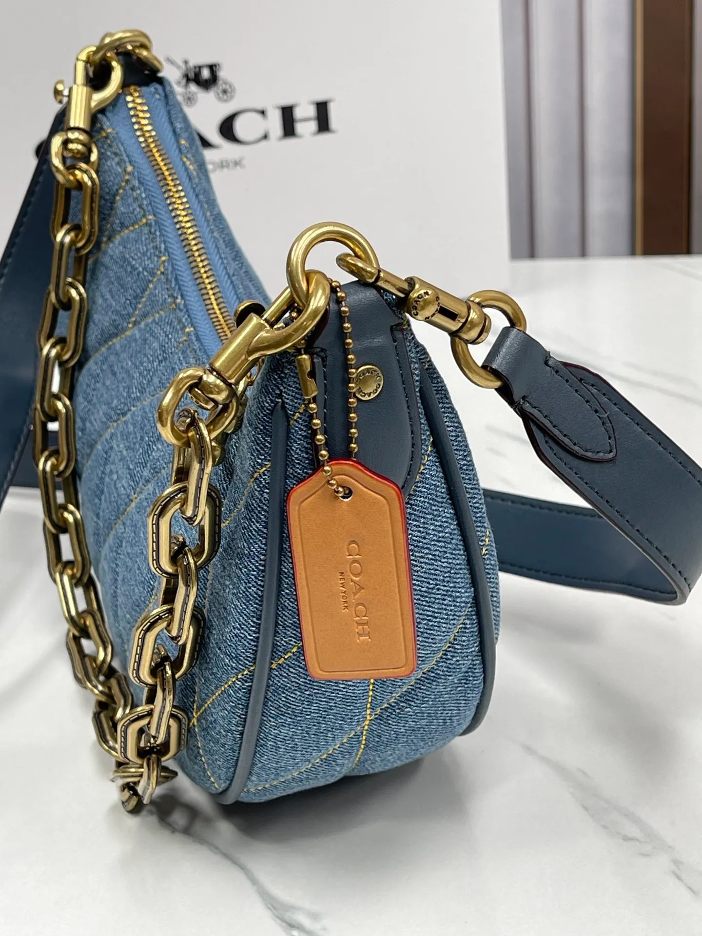 Top original order batch 460💰COACH new women's bag armpit bag pillow quilted mira shoulder bag model CR679. Dimensions 23×16×6.