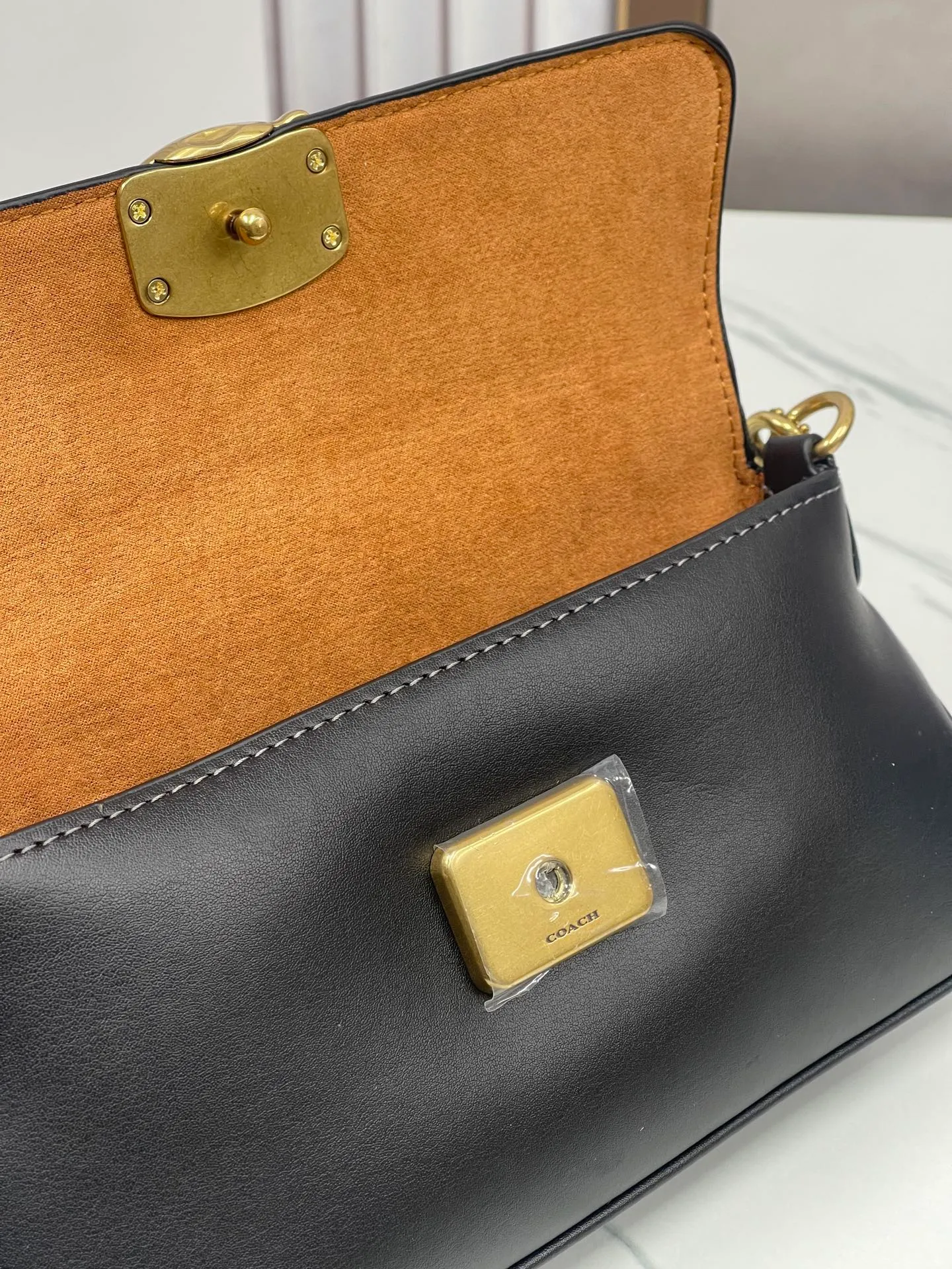 P420¥ [New counter product] COACH/Coach women's JET shoulder bag, crossbody bag, high-end design commuting model: CAM16. Size 25*11*5