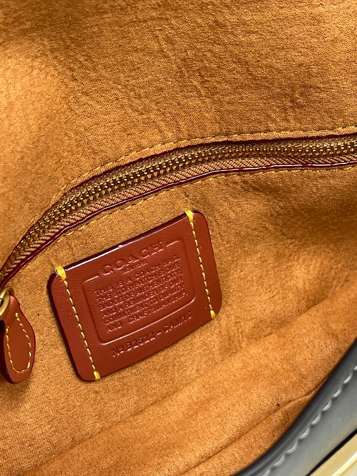 P420¥ [New counter product] COACH/Coach women's JET shoulder bag, crossbody bag, high-end design commuting model: CAM16. Size 25*11*5