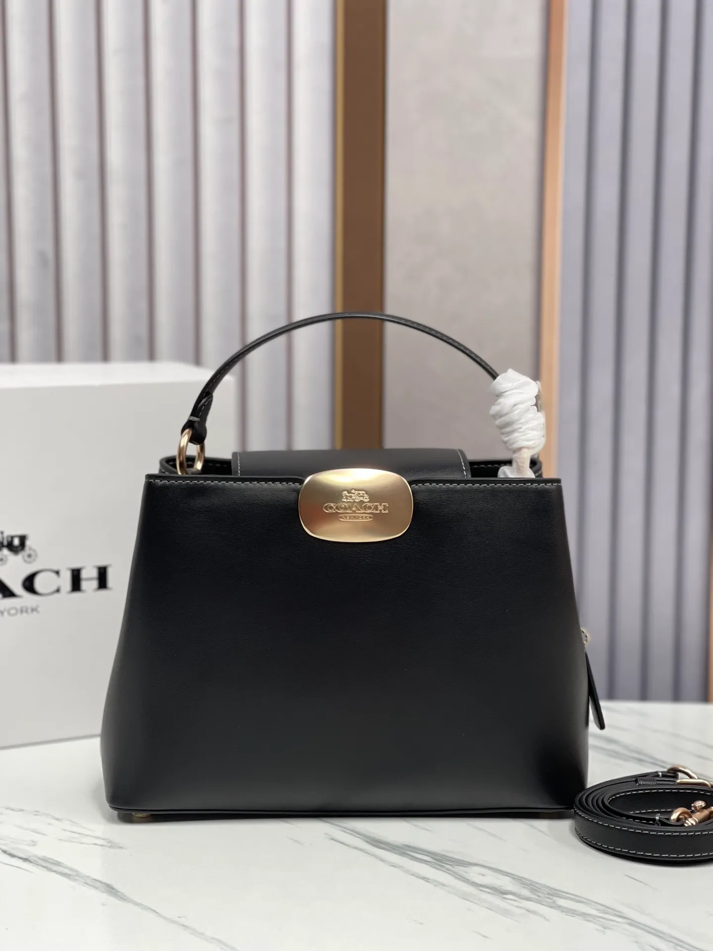 Top original order batch 480¥🌻Coach/Coach new new product Coach Eliza model CW015 Carryall This is too exquisite, it is a perfect heroine bag type. The texture is exquisite and domineering, classic and timeless. Size 26/18/11.