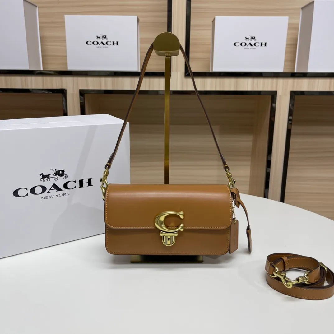 Batch 480💰Coach’s new Coach baguette leather crossbody bag [Rose][Rose] model CE331 women’s bag STUDIO BAGUETTE, size: 20*10*7[Fireworks][Fireworks][Fireworks]