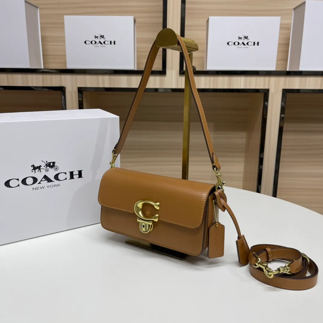 Batch 480💰Coach’s new Coach baguette leather crossbody bag [Rose][Rose] model CE331 women’s bag STUDIO BAGUETTE, size: 20*10*7[Fireworks][Fireworks][Fireworks]