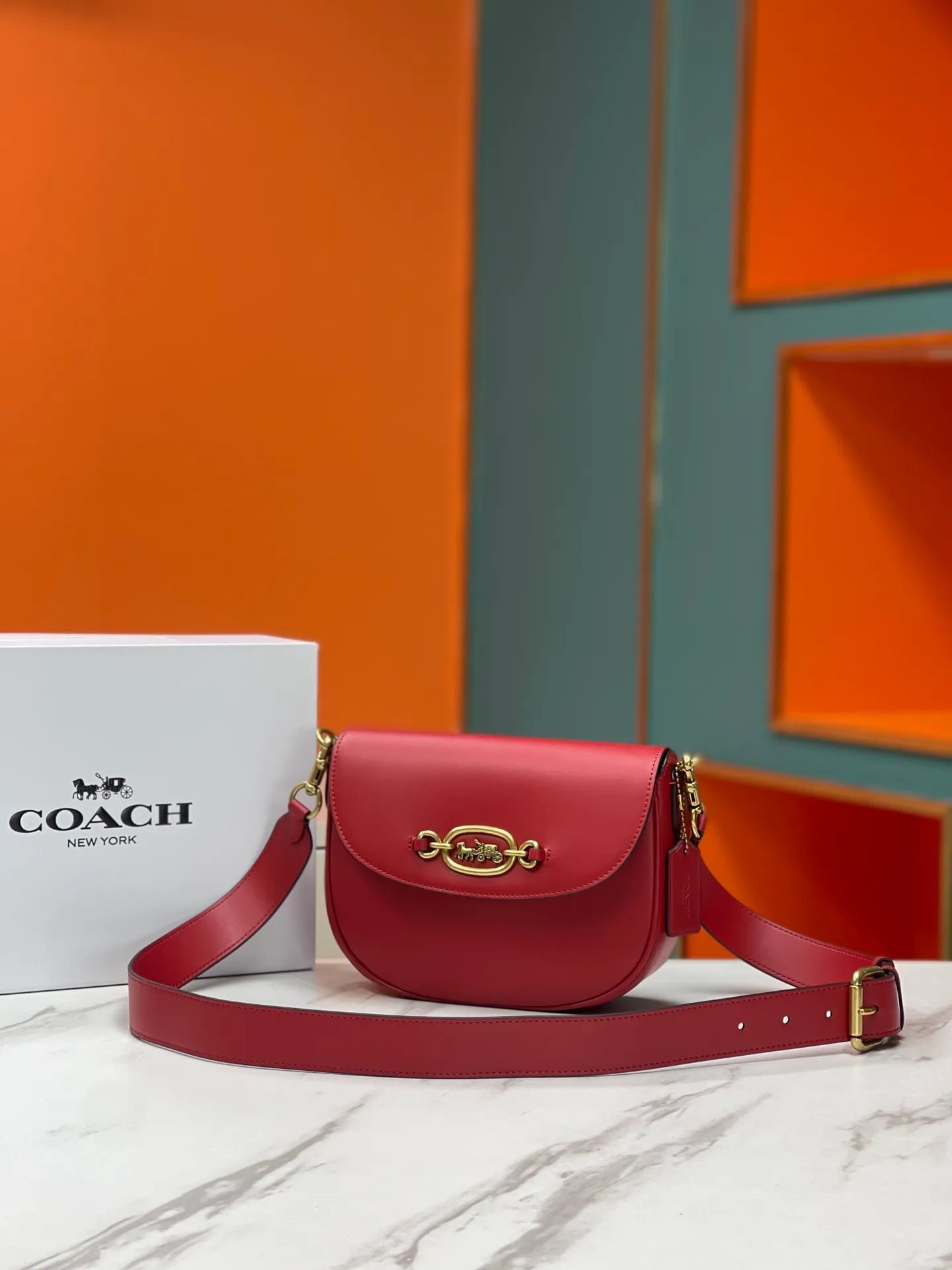 Top original order, batch 440💰 Coach's new counter synchronization model CM705 HARLER shoulder crossbody bag saddle bag, minimalist and casual, casual and versatile item ~ 22x17.5x6cm