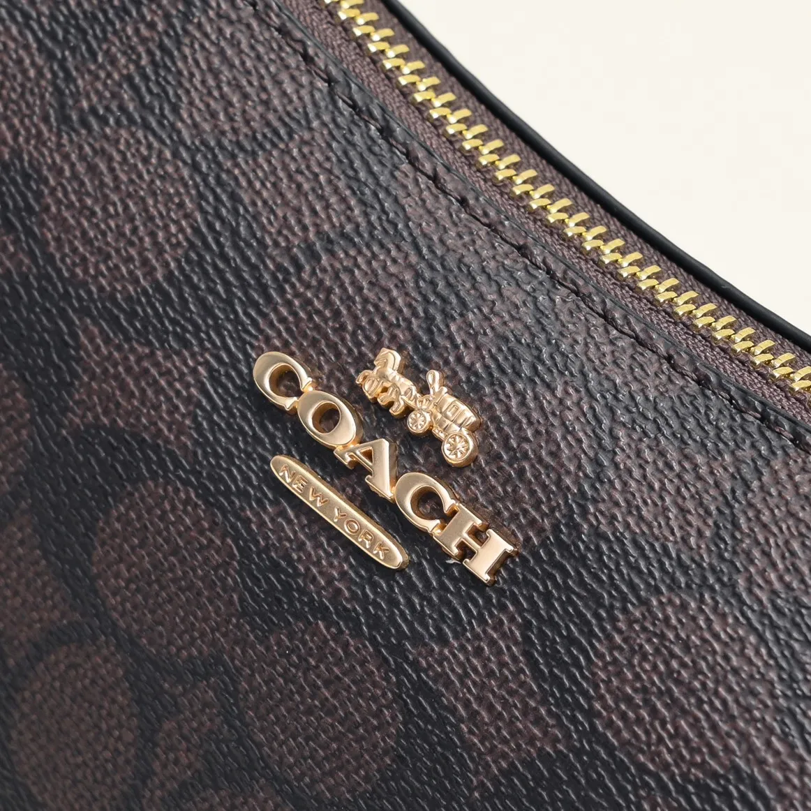 P260 [Top original order] Style number: CV993 Size: 24.5*15.5*7.5cm