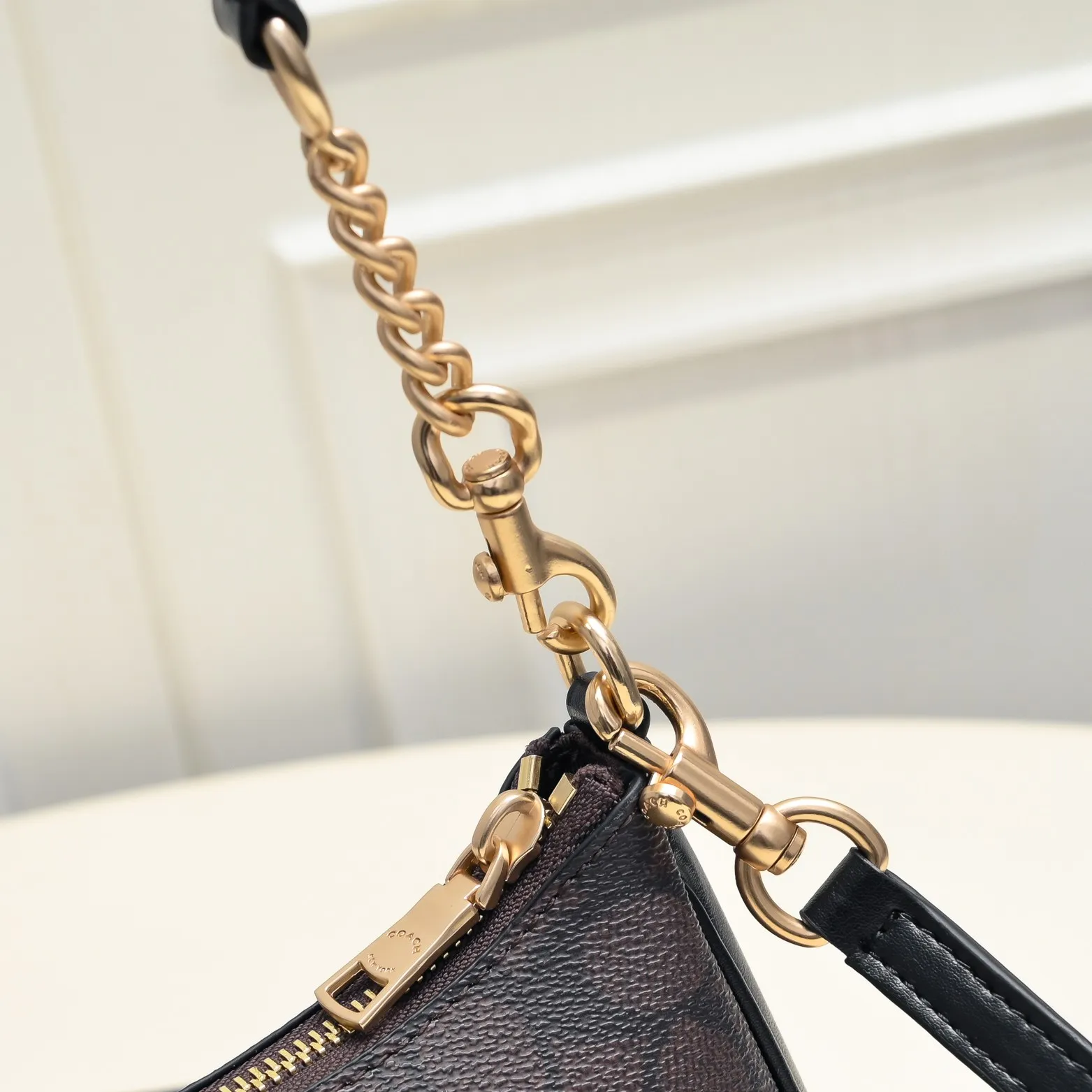 P260 [Top original order] Style number: CV993 Size: 24.5*15.5*7.5cm