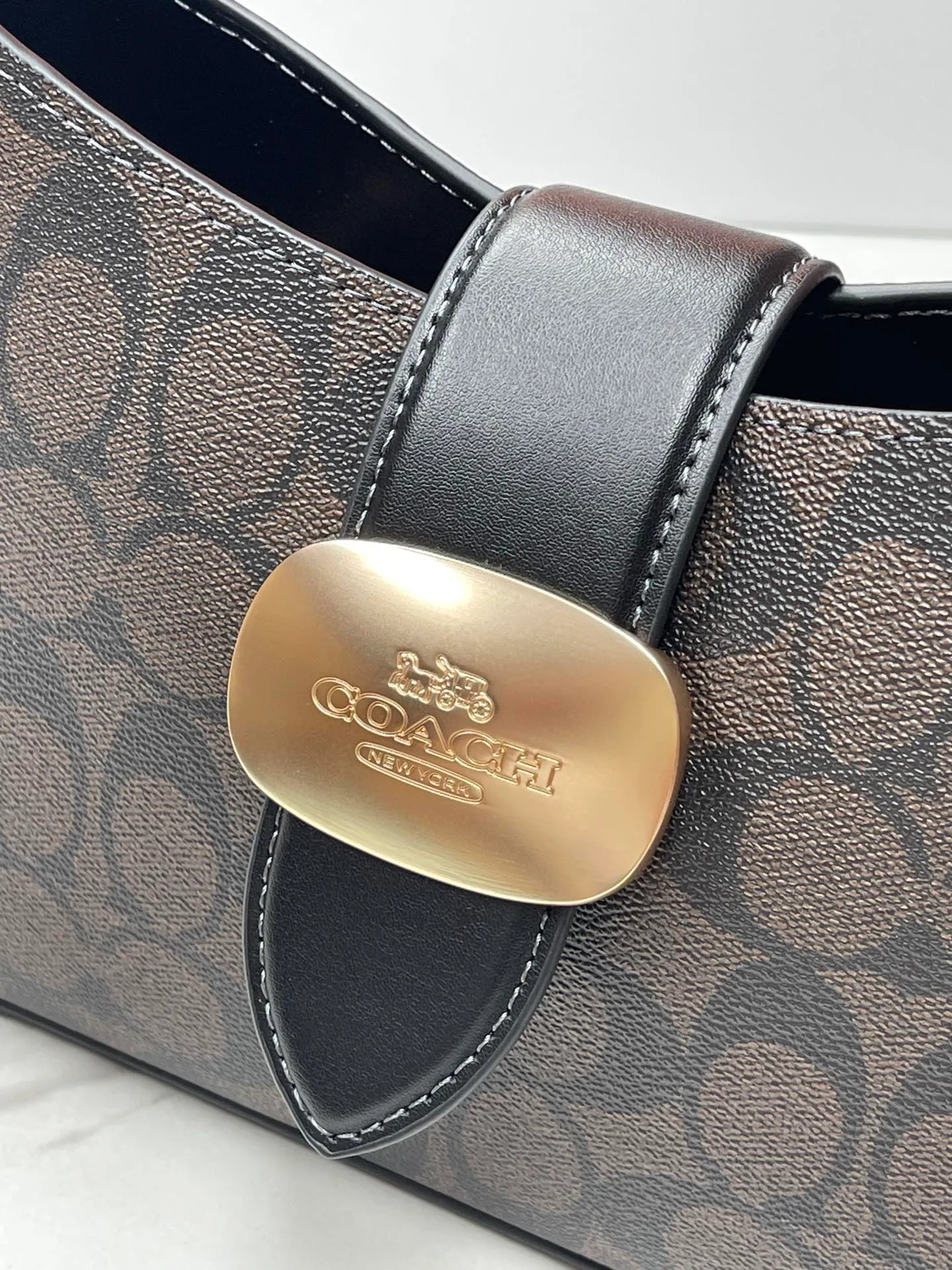 Batch 400💰Coach counter new Eliza hobo underarm bag, model CR528. Size 25X6X17