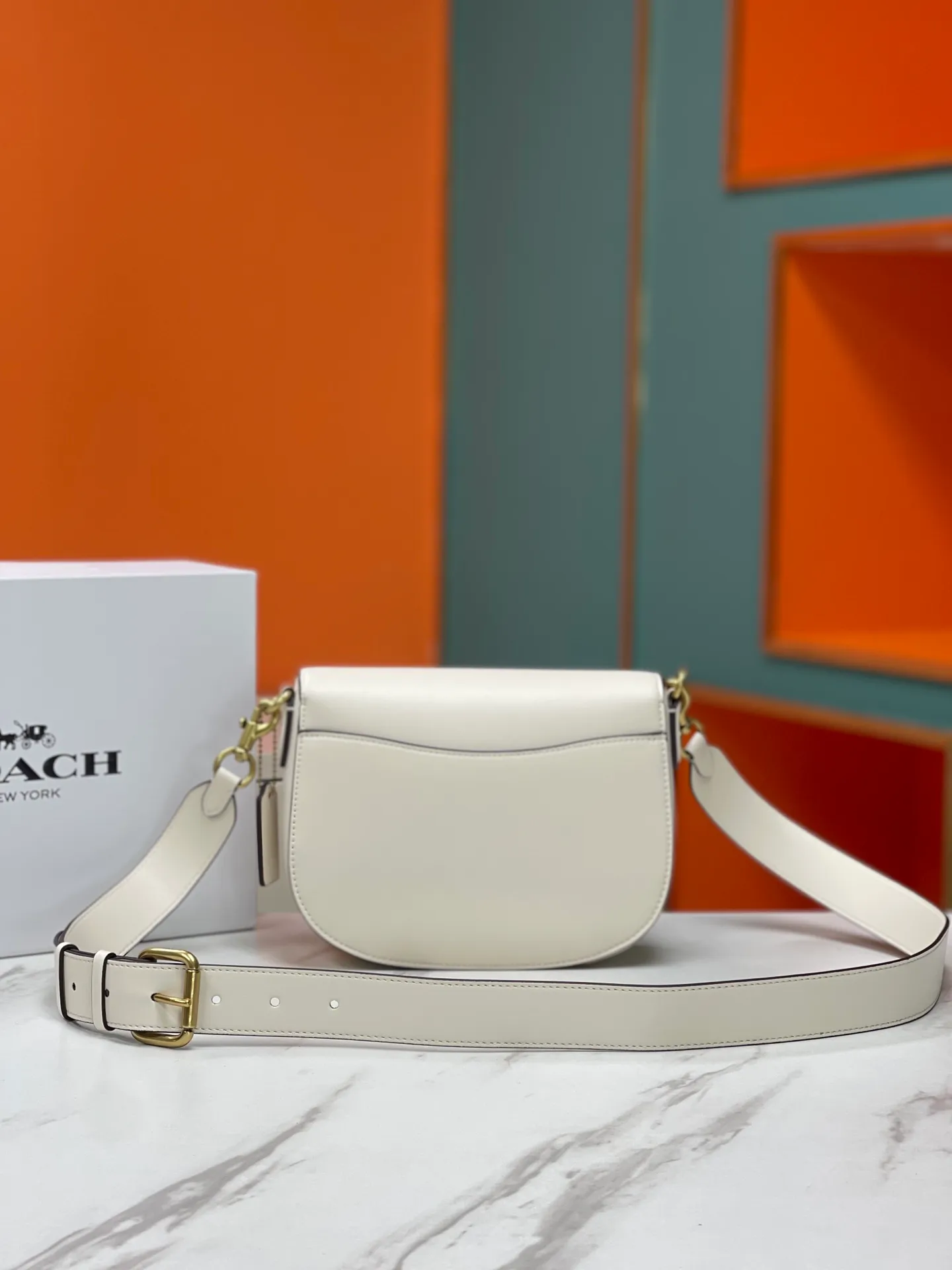 Batch 440💰 Coach’s new counter synchronization model CM705 HARLER shoulder crossbody bag saddle bag, minimalist and casual, casual and versatile item ~ 22x17.5x6cm