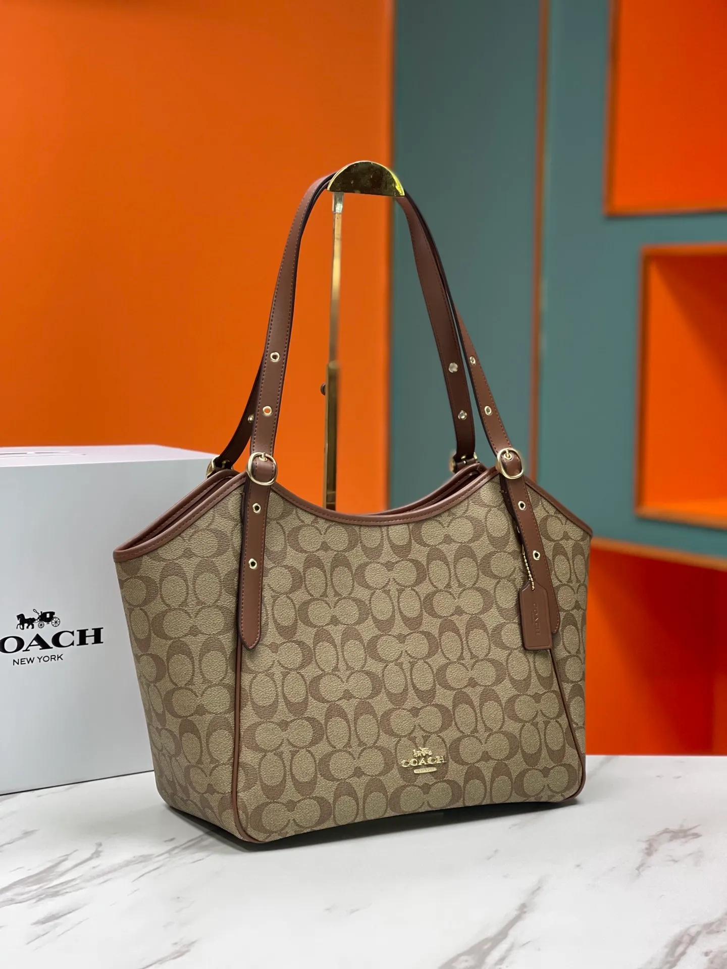 Top original order batch 460💰COACH/Coach new | New product model CM076 Nina tote bag classic presbyopia commuting bag suitable for Jimei commuting in the office, very versatile and classic, large capacity, easily accommodates all office needs. The canvas coating is scratch-resistant and wear-resistant, so you are not afraid of being easily injured. Size 36/29/16