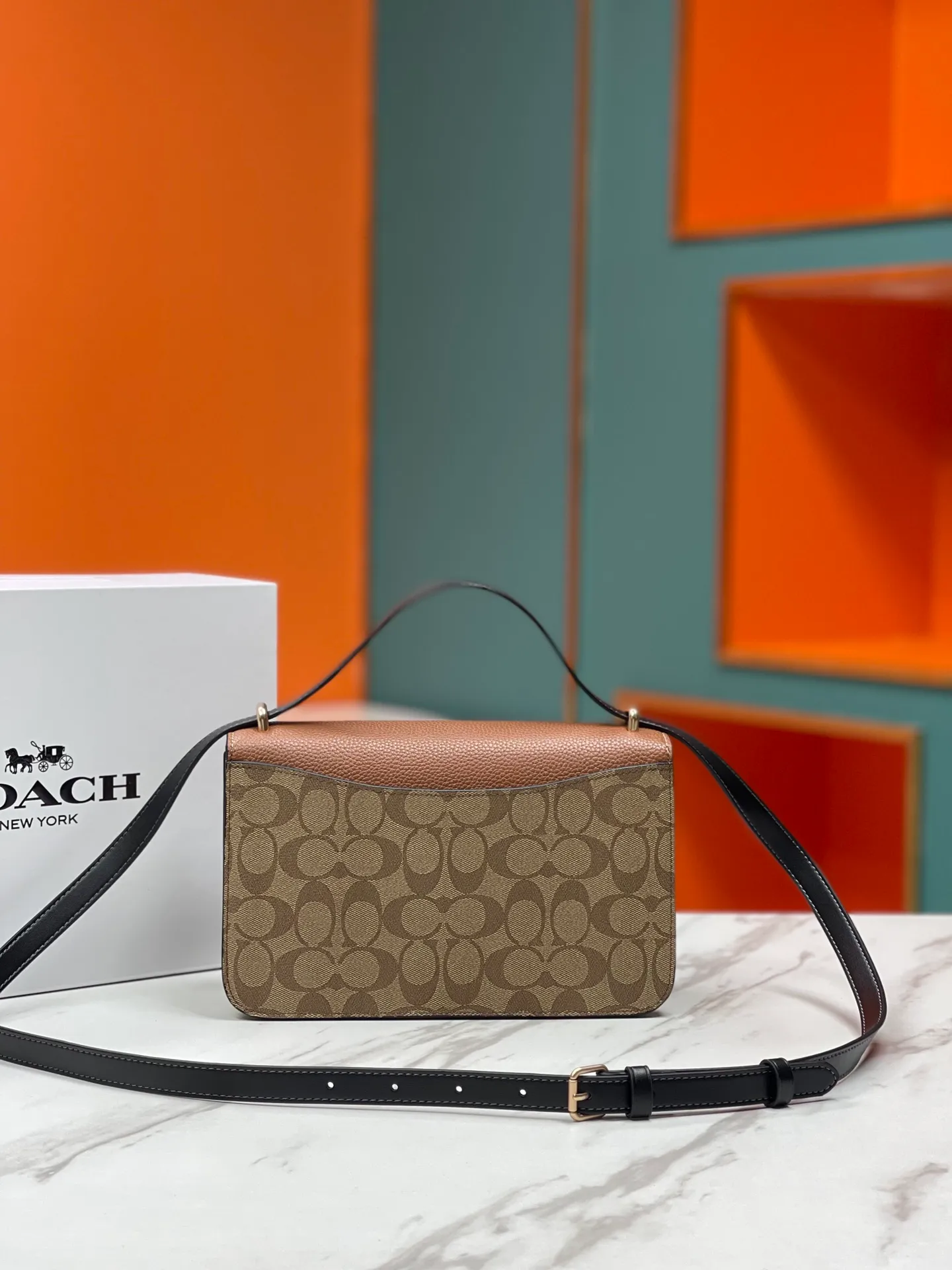 Top original order, batch 470💰coach/Coach's new model CM713 Morgan series is here. It is a must-have for gift giving. It is exquisite, compact and playful. It is wear-resistant and scratch-resistant. The built-in compartment can accommodate a variety of personal belongings. Girls don't have to worry about their belongings when going out. The shoulder strap can be adjusted diagonally or on one shoulder. Super practical. Size 25X16X7.5