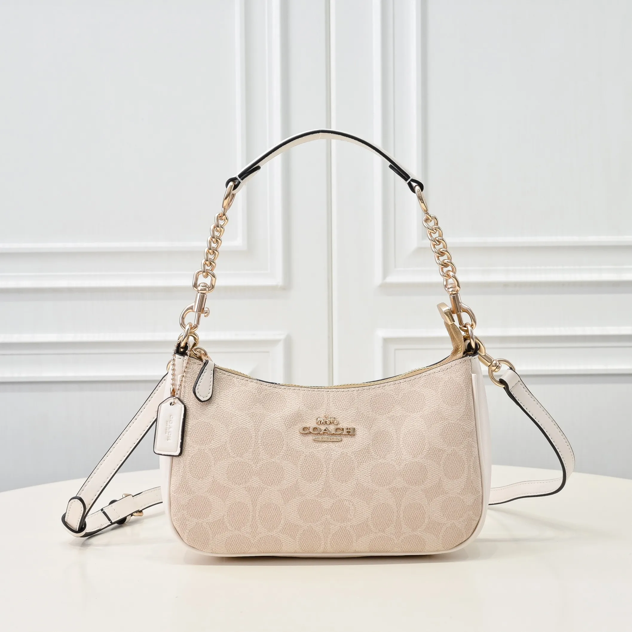 P260 [Top original order] Style number: CV993 Size: 24.5*15.5*7.5cm