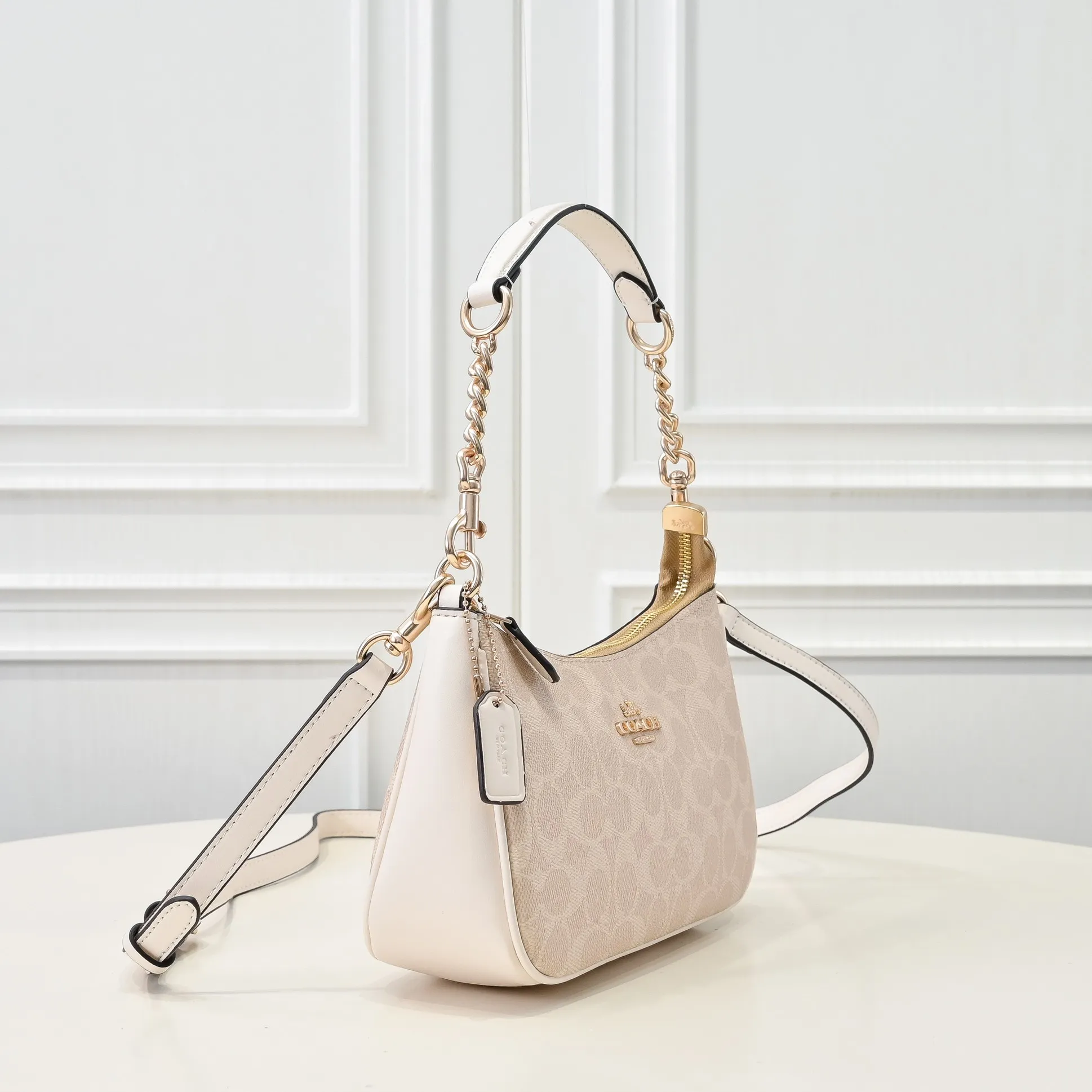 P260 [Top original order] Style number: CV993 Size: 24.5*15.5*7.5cm