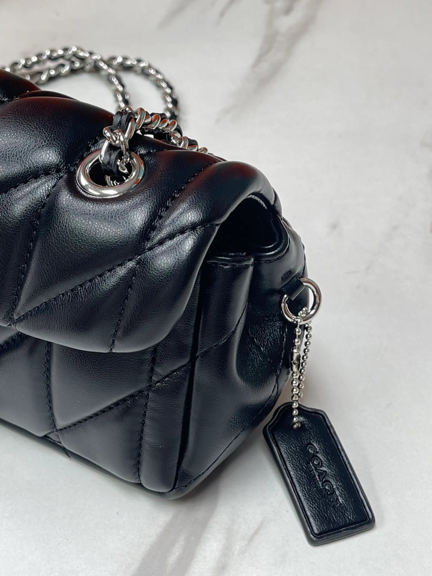 Top original order, batch 460💰Coach new product model CP398 quilting tabby chain tabby with quilting technology, cool dark buckle, low-key and high-end silver buckle. Choose the size and color you like. Size 21/10