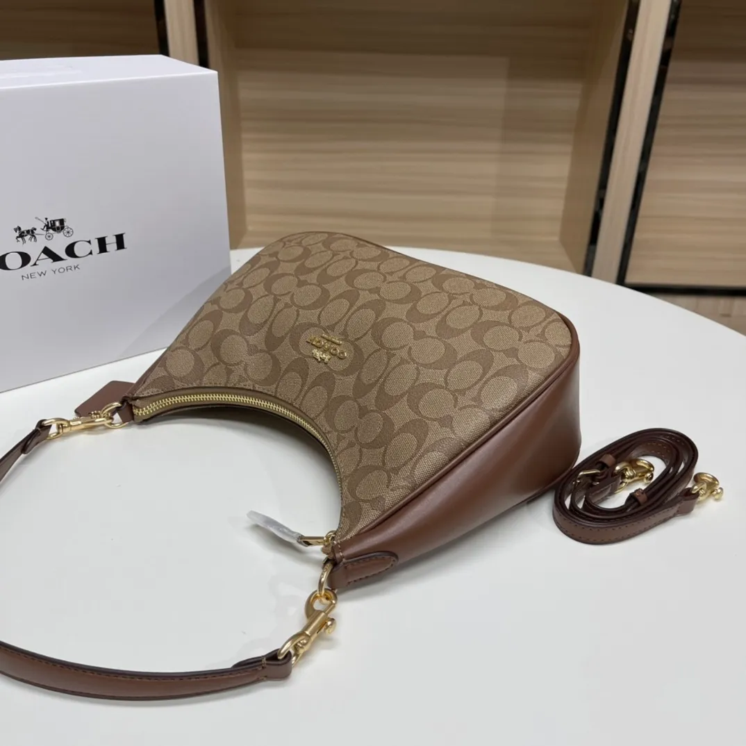 Batch 430💰COACH/Coach official outlet style women's leather college style single shoulder crossbody handbag armpit bag. Model CK161. 29 X23 X23