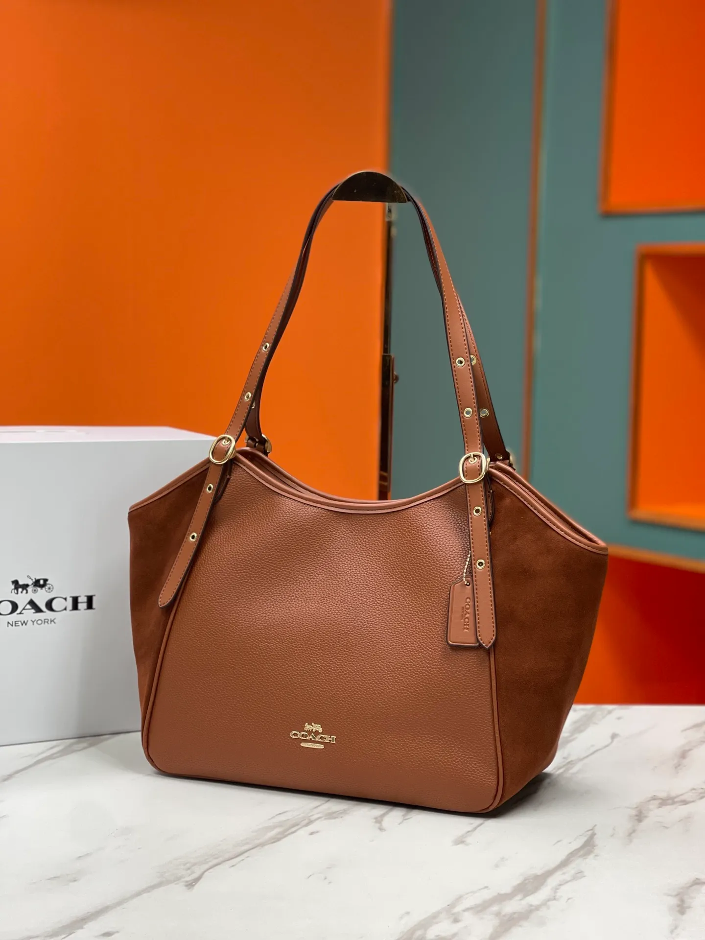 Top original order, batch 460💰COACH/Coach new model | New product model CM075 Nina tote bag with office bag. It is suitable for Jimei commuting in the office. It is very versatile and classic. It has a large capacity and can easily accommodate all office needs. Size 36/29/16