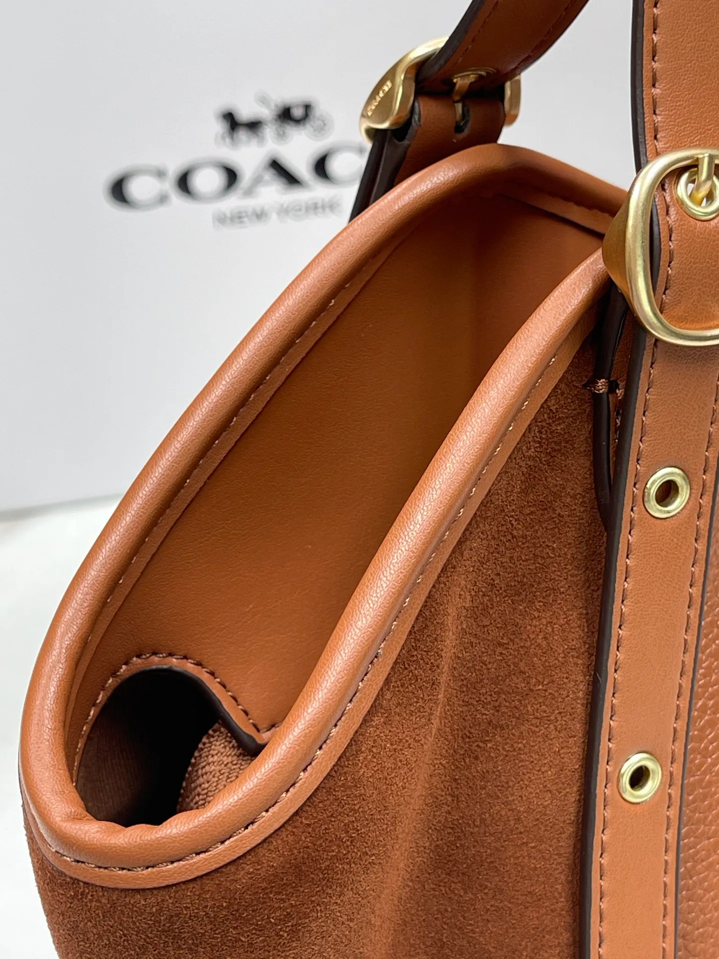 Top original order, batch 460💰COACH/Coach new model | New product model CM075 Nina tote bag with office bag. It is suitable for Jimei commuting in the office. It is very versatile and classic. It has a large capacity and can easily accommodate all office needs. Size 36/29/16