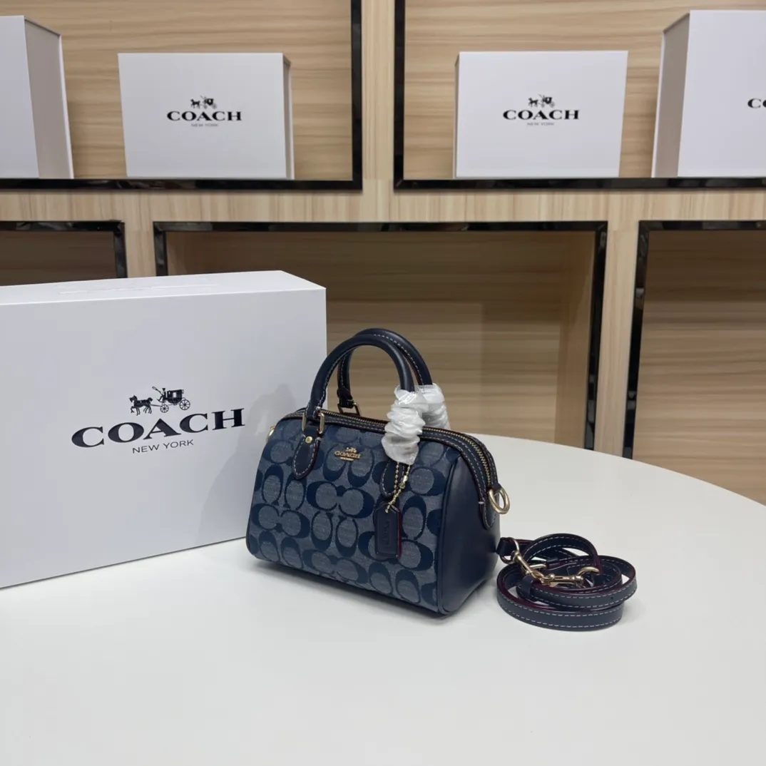 Top original order, batch 400💰COACH/Coach's new women's MINI ROWAN portable shoulder crossbody bag Boston small. CH370 CH159 CH469 CH160 size 16.5×11×9. .