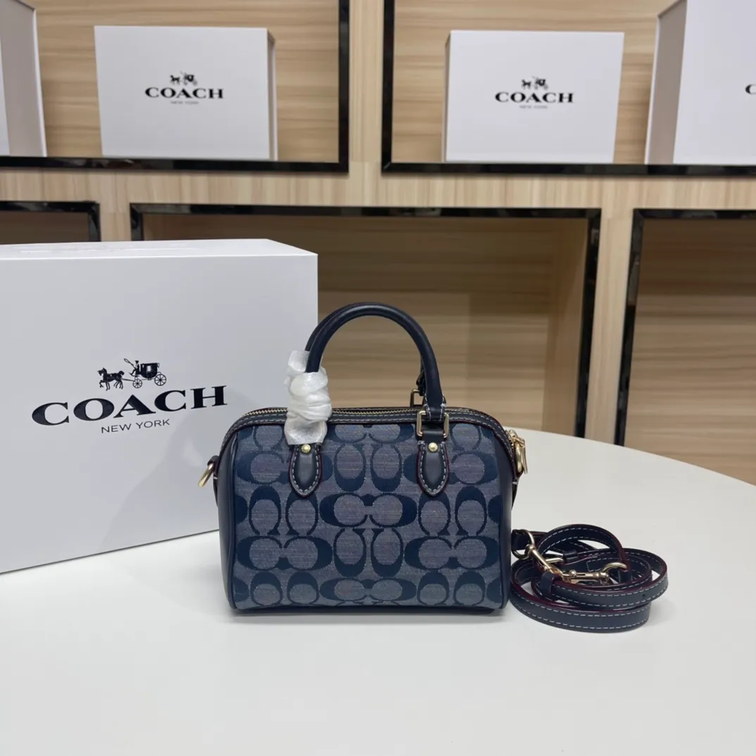 Top original order, batch 400💰COACH/Coach's new women's MINI ROWAN portable shoulder crossbody bag Boston small. CH370 CH159 CH469 CH160 size 16.5×11×9. .