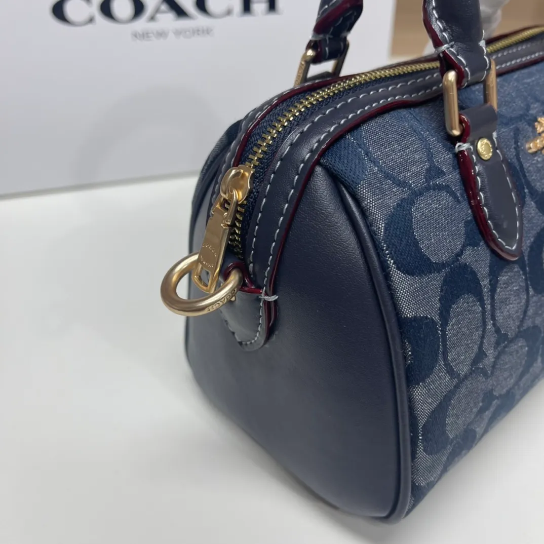 Top original order, batch 400💰COACH/Coach's new women's MINI ROWAN portable shoulder crossbody bag Boston small. CH370 CH159 CH469 CH160 size 16.5×11×9. .
