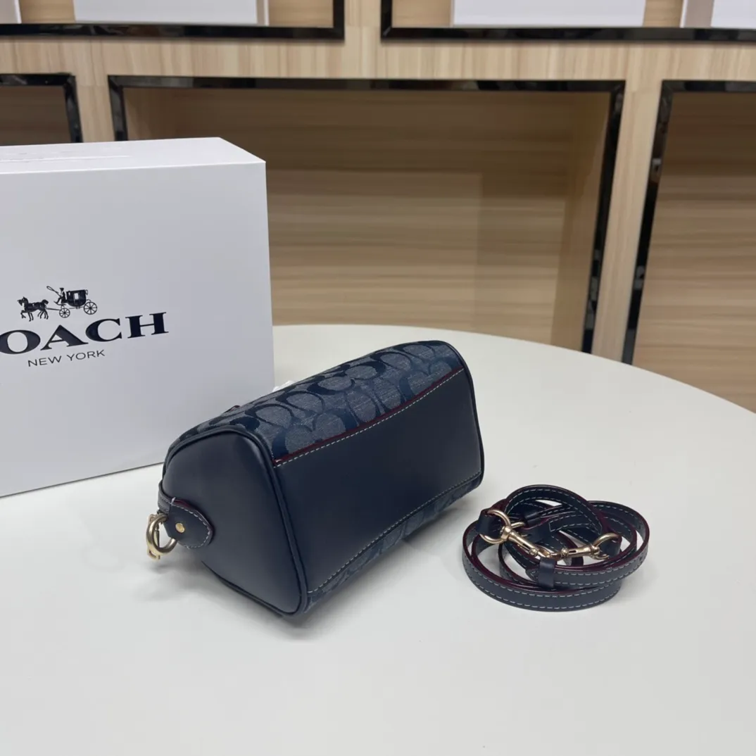 Top original order, batch 400💰COACH/Coach's new women's MINI ROWAN portable shoulder crossbody bag Boston small. CH370 CH159 CH469 CH160 size 16.5×11×9. .