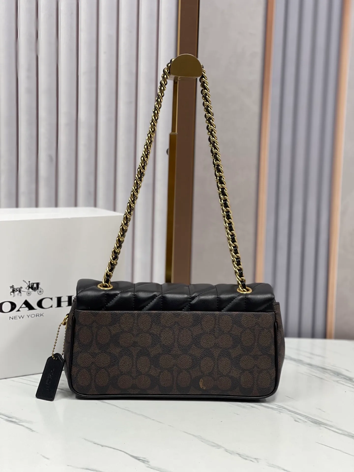 Top original order batch 480¥Coach/Coach new model CY815✈️Quilting Tabby chain tabby with quilting technology. Cool, low-key and high-end gold buckle. Choose a size and color you like. Size 26/15.