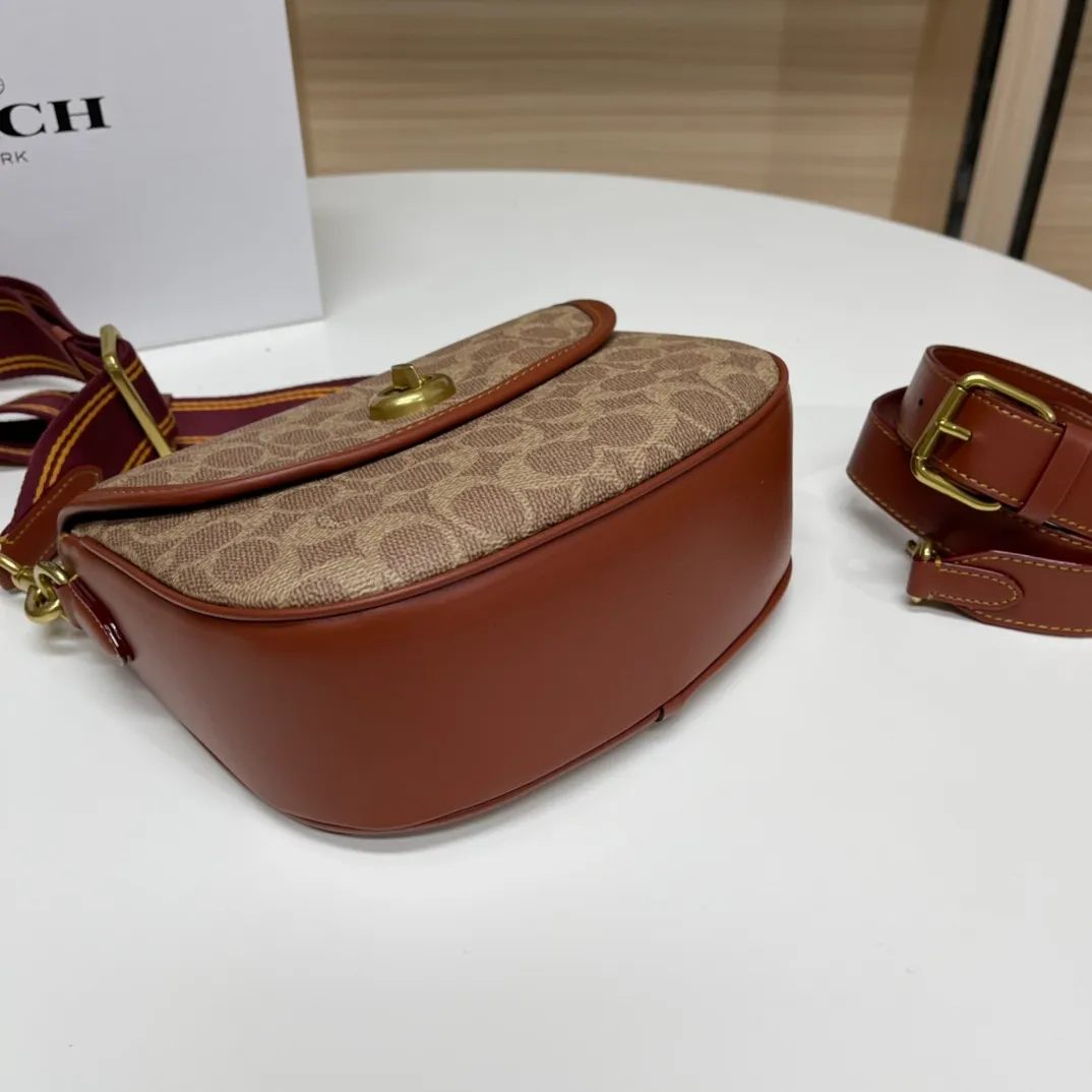 Top original order batch 460💰coach/Coach new ca094. Willow Saddle vintage saddle bag crossbody bag, 2 shoulder straps can be matched with different styles, can be salty or sweet, super classic and beautiful ~ 22x17x7.5cm