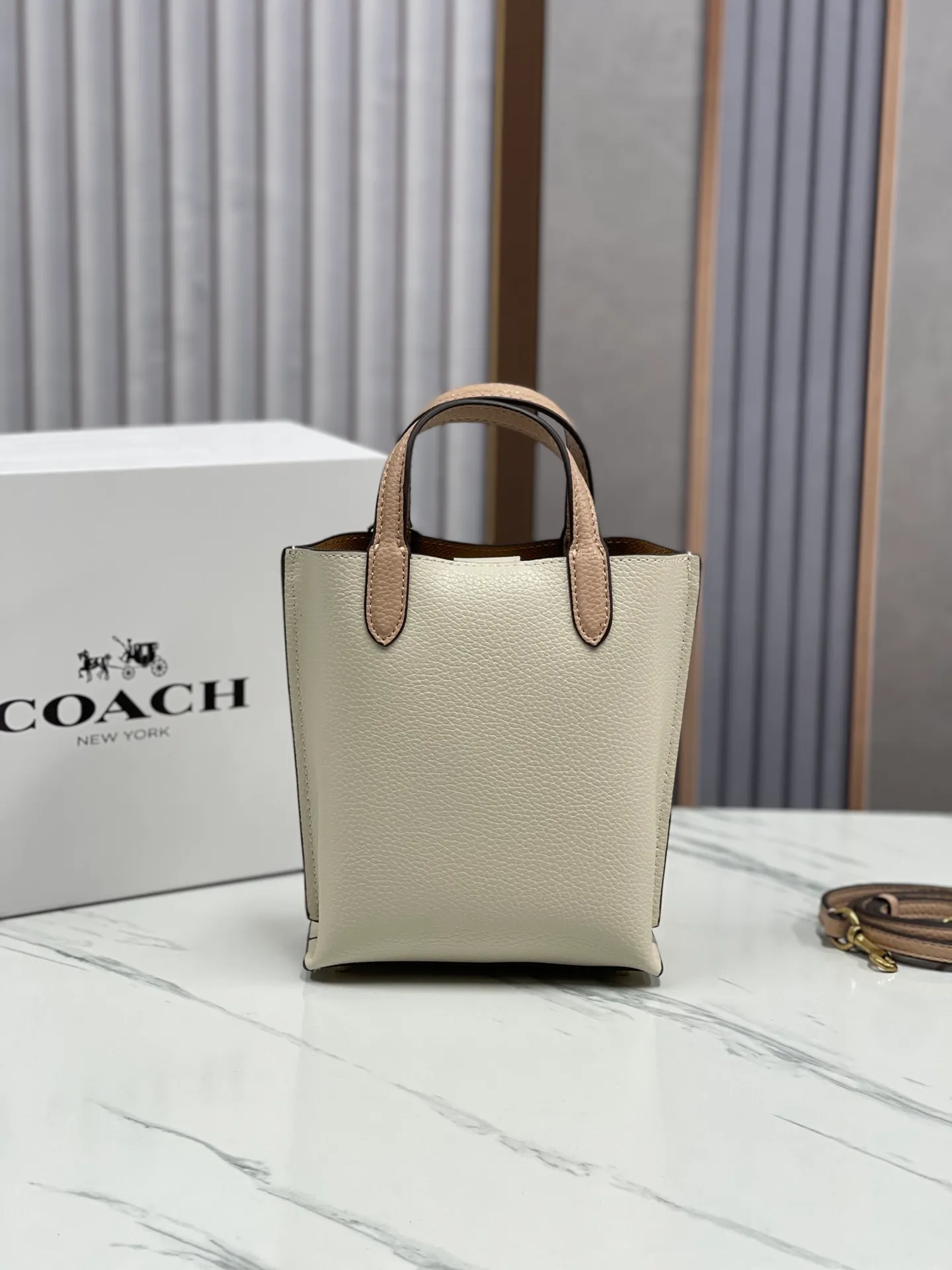 Batch 400💰Coach/Coach new counter 2024 CR676 CR675 new Willow tote bag mini size pebbled full cowhide, the bag has compartments and small girls can completely handle it, size: 16.5