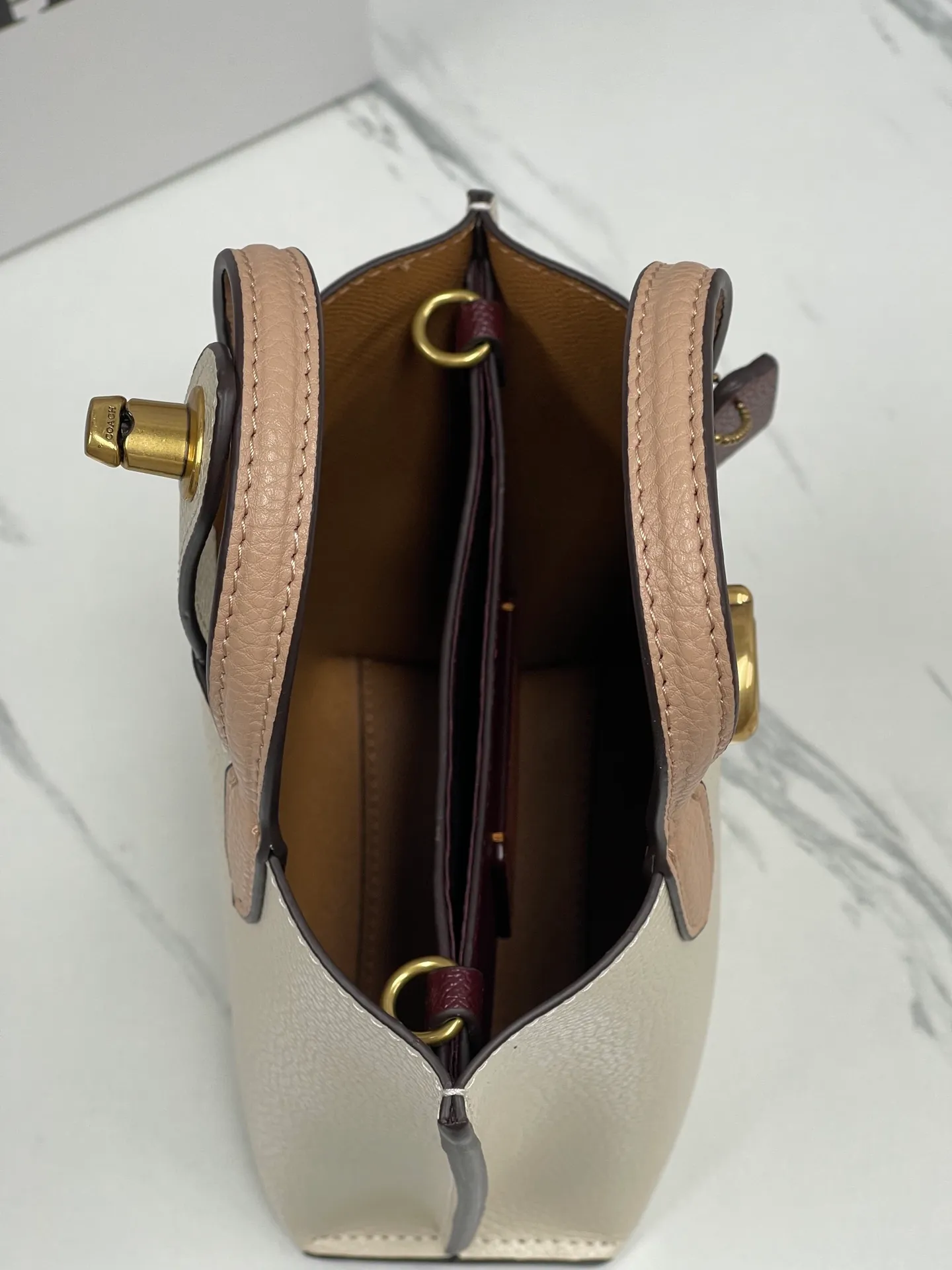 Batch 400💰Coach/Coach new counter 2024 CR676 CR675 new Willow tote bag mini size pebbled full cowhide, the bag has compartments and small girls can completely handle it, size: 16.5