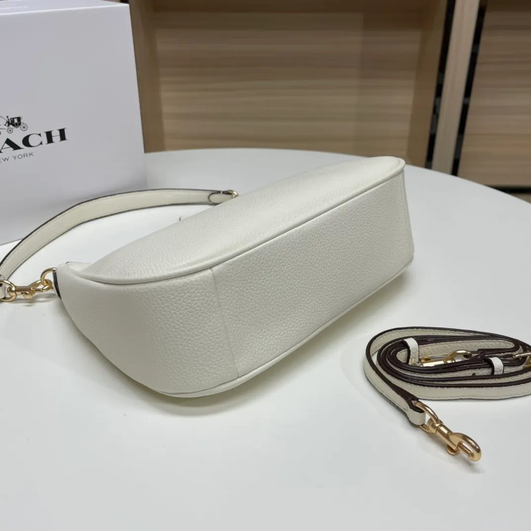 Top original order batch 430💰COACH/Coach official outlet style women's leather college style single shoulder crossbody handbag armpit bag. Model CJ517. 29 X23 X23
