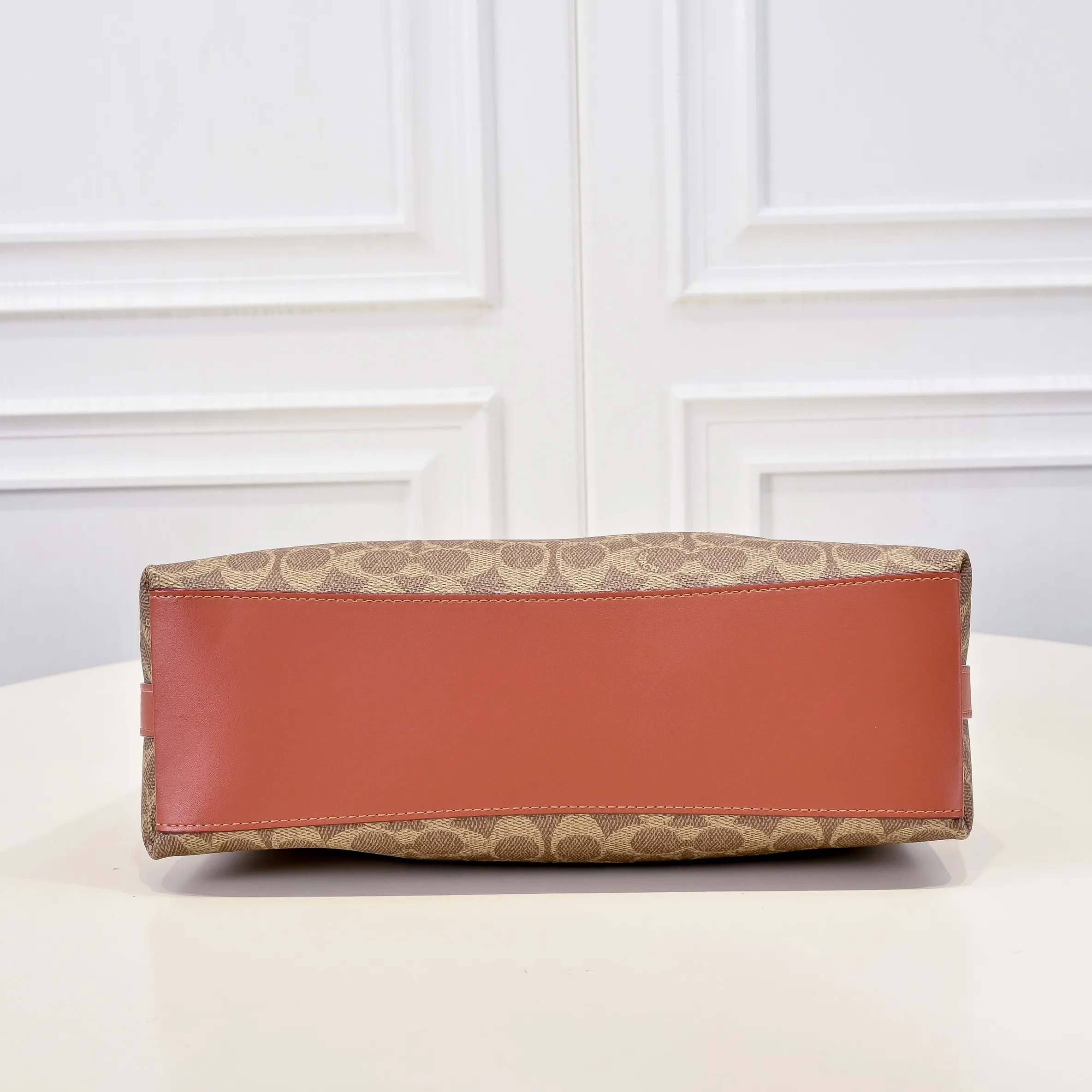 Style number: CAM23 Size: 30*22*11.5cm