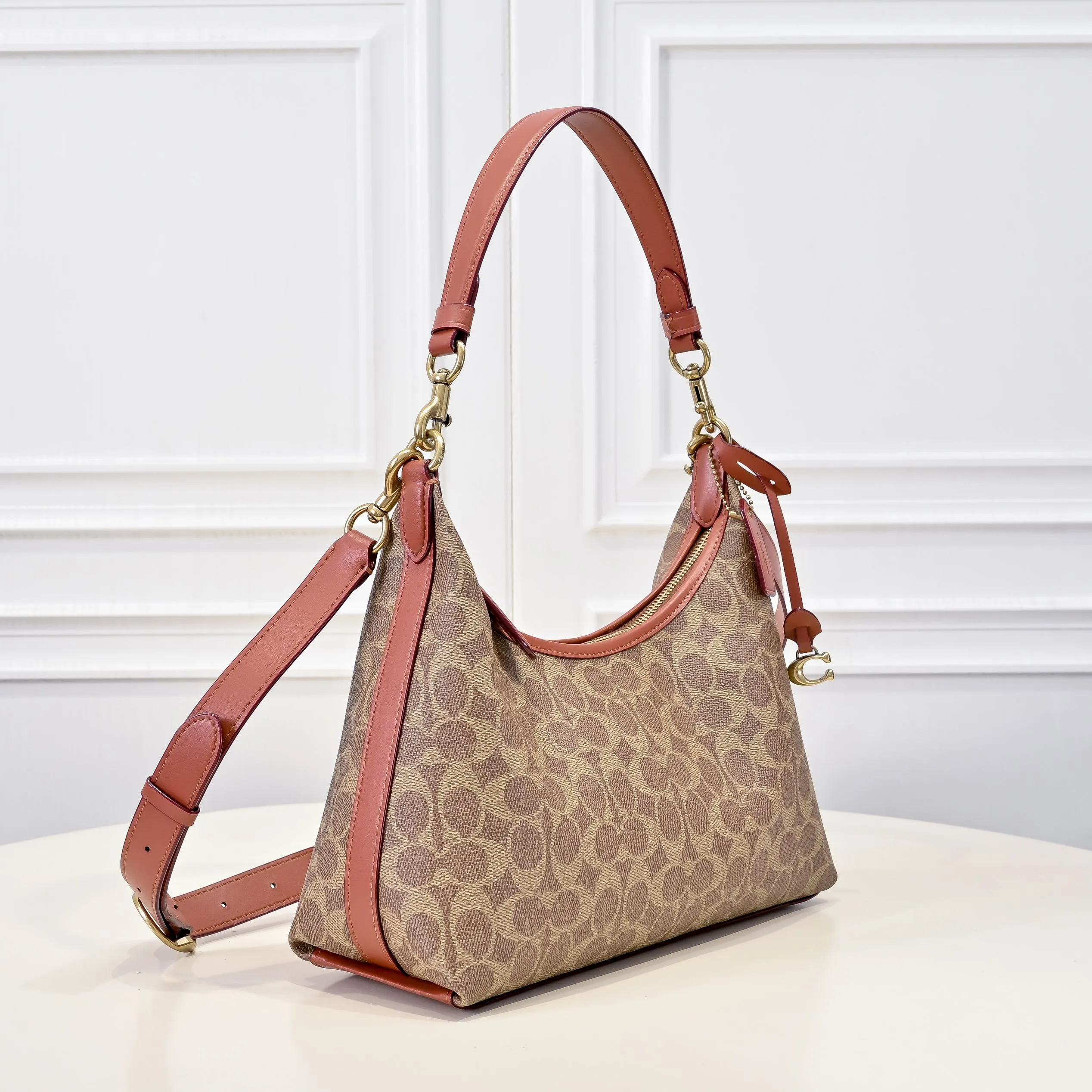 Style number: CAM23 Size: 30*22*11.5cm