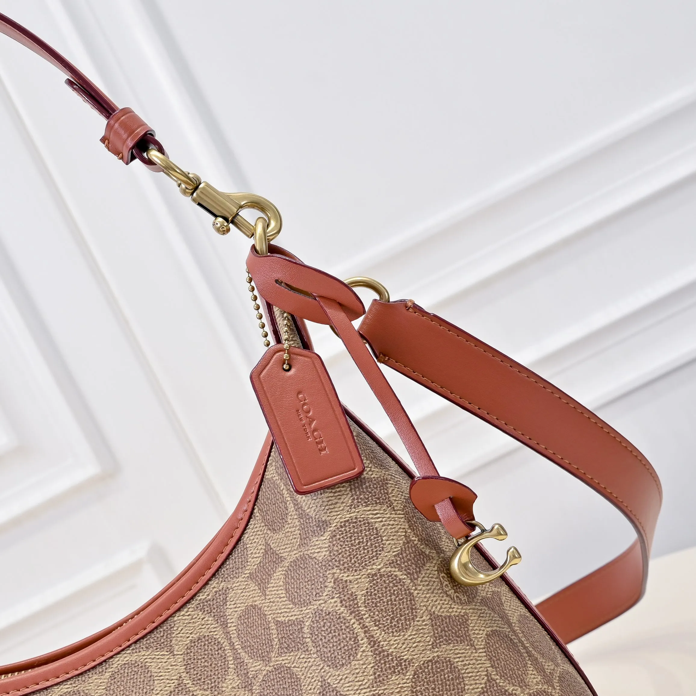 Style number: CAM23 Size: 30*22*11.5cm