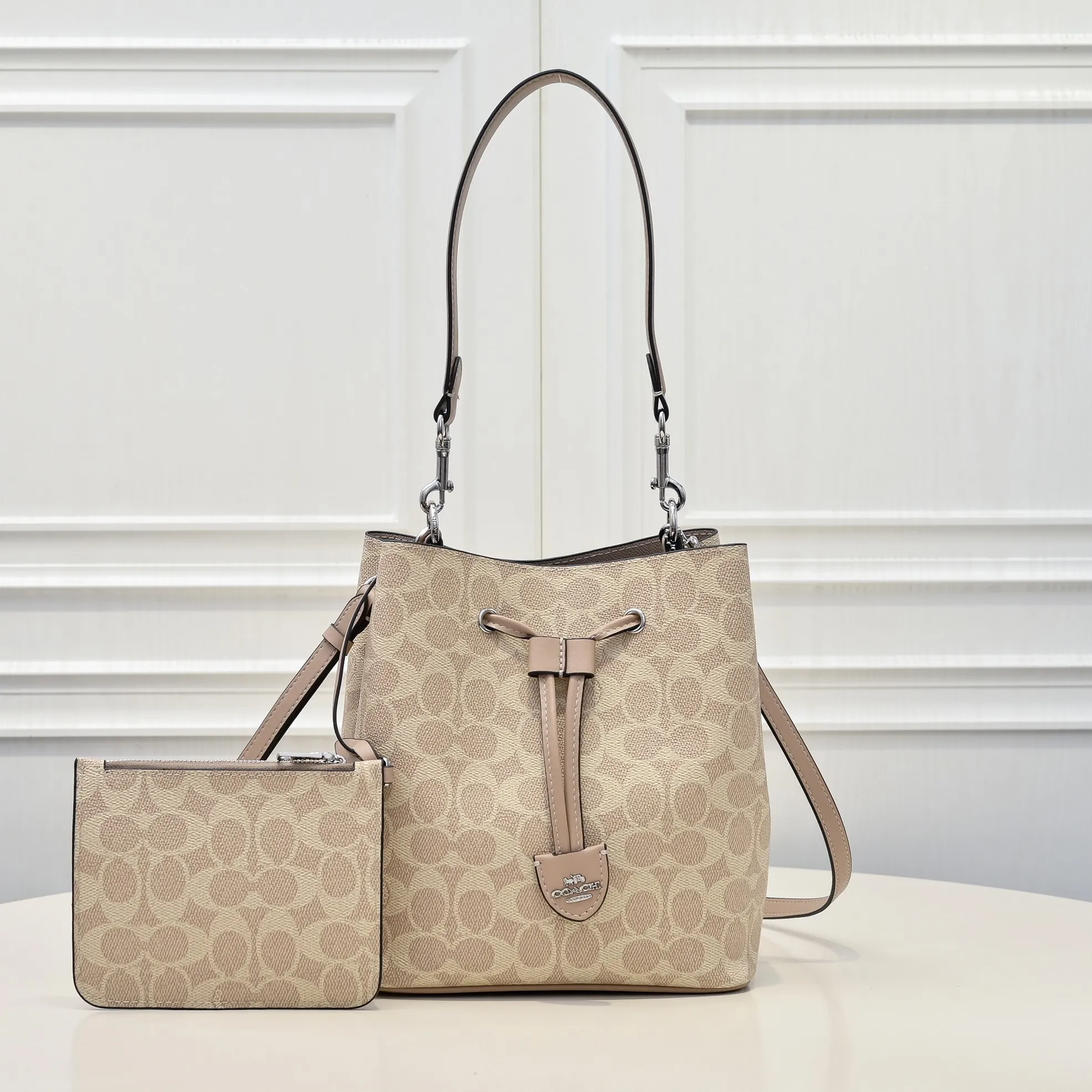 P380 [Top original order] Style number: CBH07 Size: 21.5*21.5*14cm