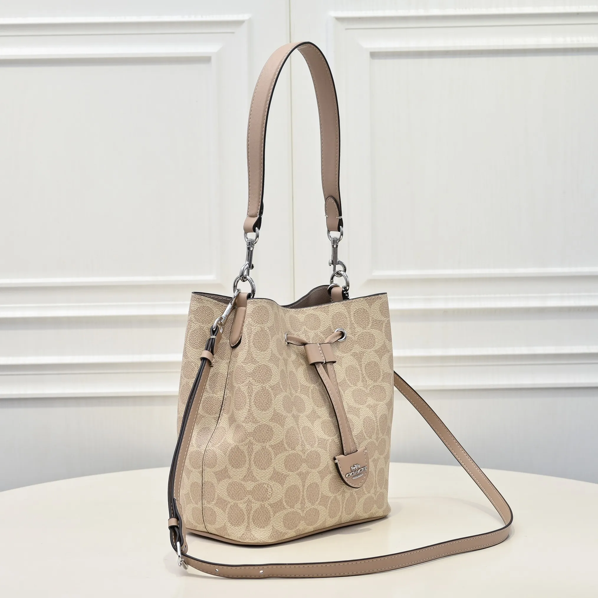 P380 [Top original order] Style number: CBH07 Size: 21.5*21.5*14cm