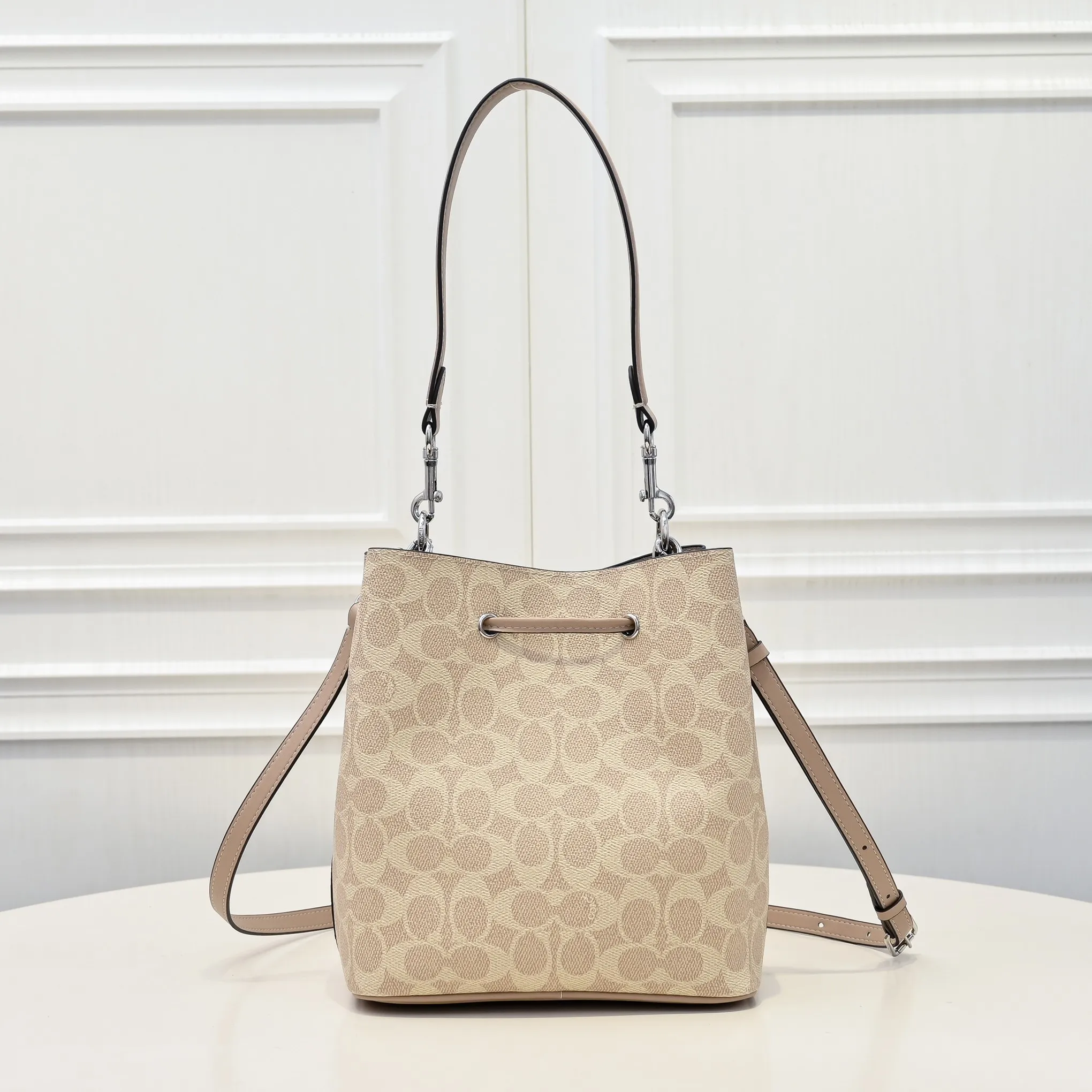 P380 [Top original order] Style number: CBH07 Size: 21.5*21.5*14cm