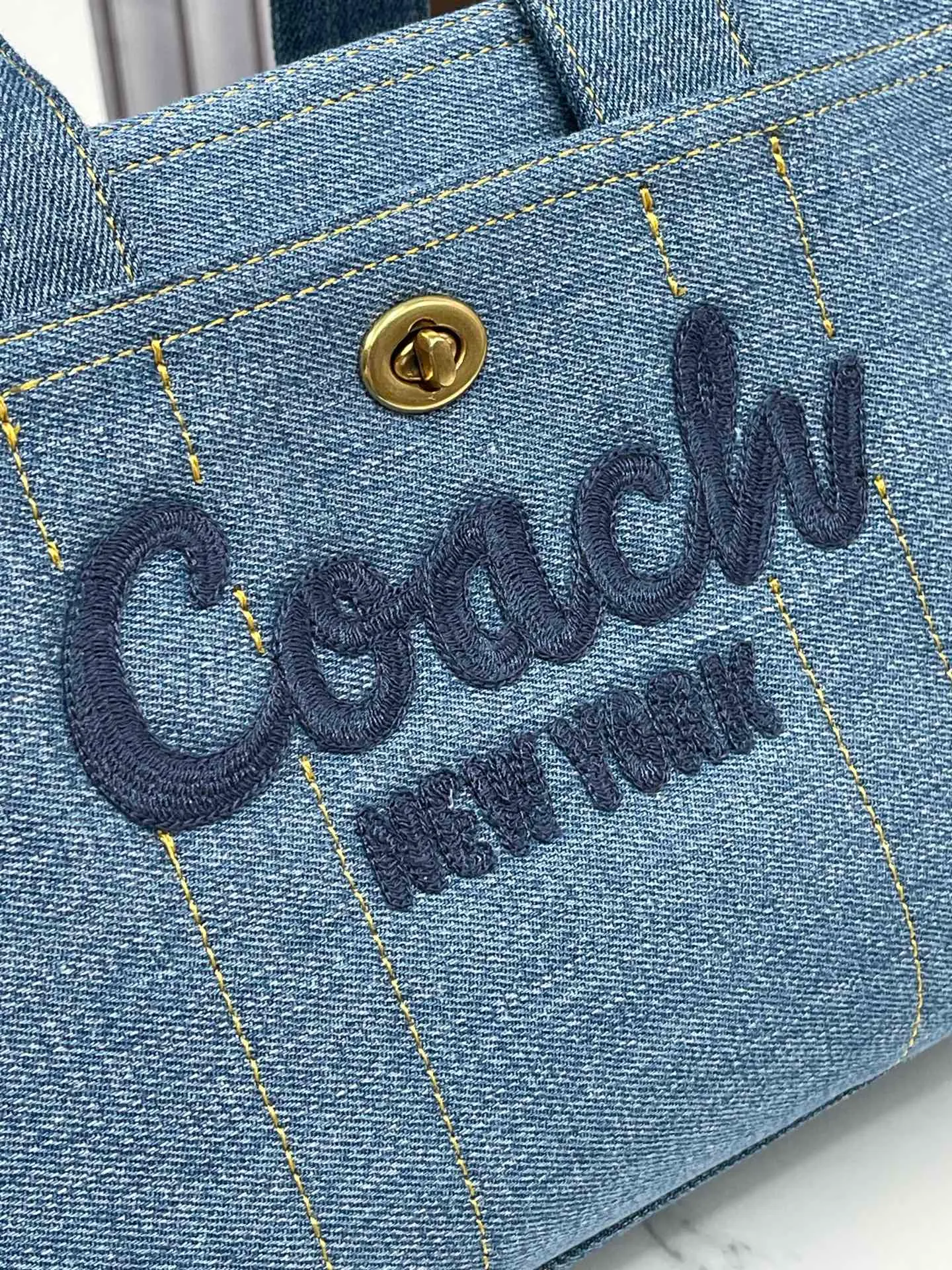 Top original order batch 470💰Coach/Coach new April new model CR659 Cargo tote canvas crossbody tote bag shoulder bag women's bag shopping bag. Size 26.19.13,