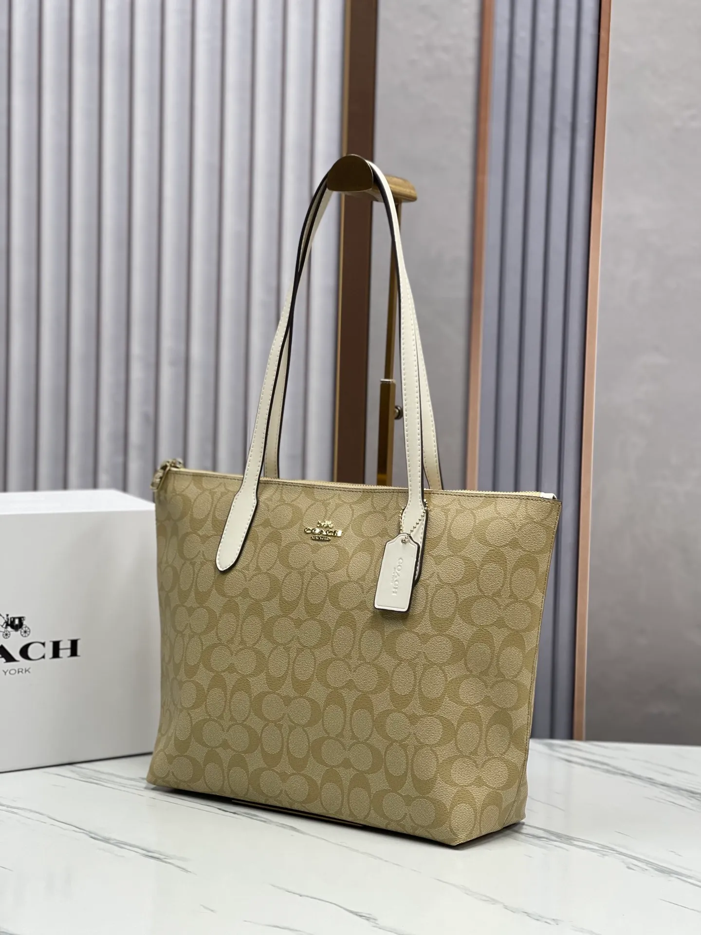 Top original order, batch 400💰Coach new Zip Tote, women's model 4455 zipper shoulder tote Zip Top Tote, the most classic zipper tote, with inner pocket inside, large capacity, size: 29*24*11cm