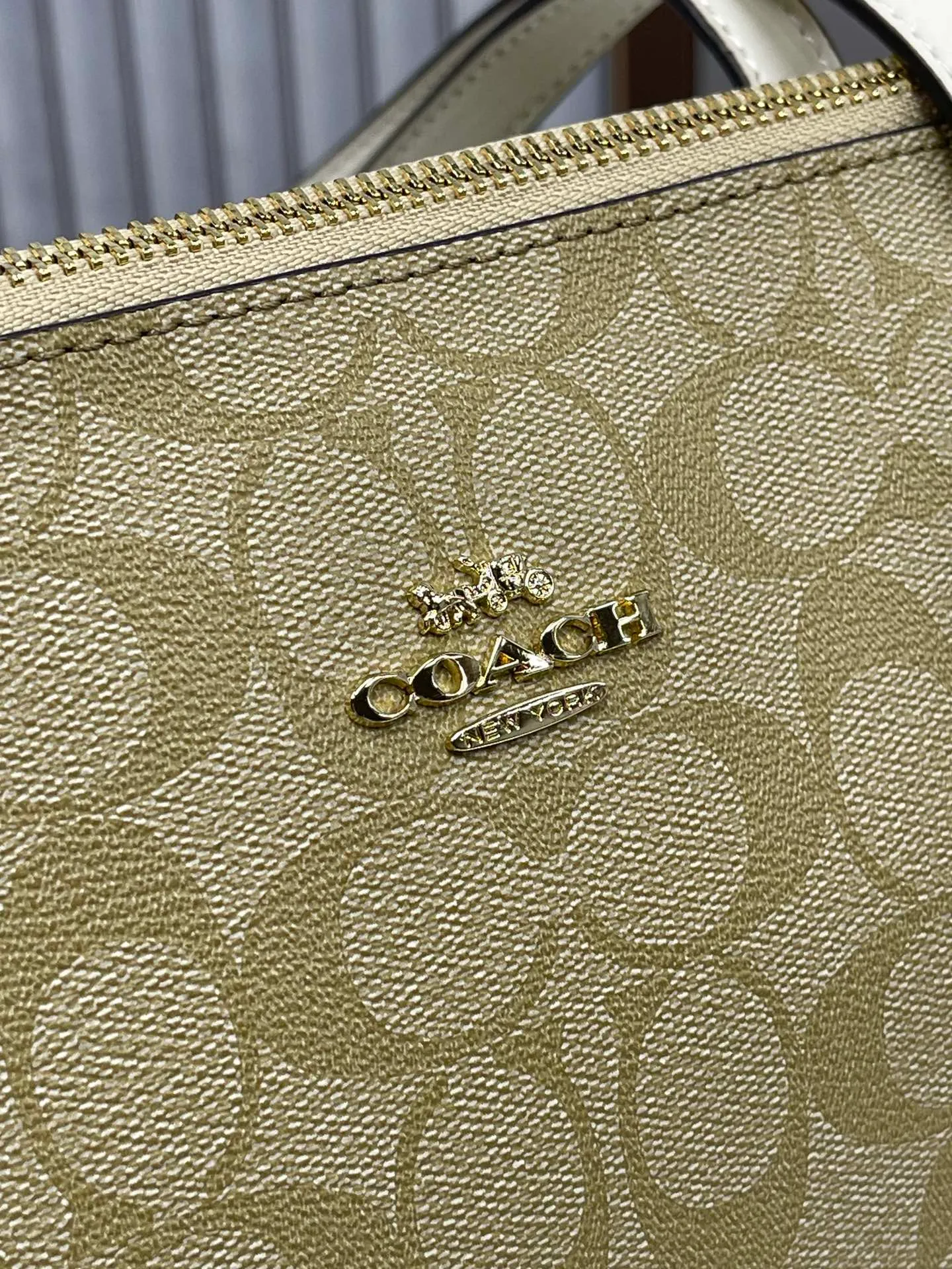 Top original order, batch 400💰Coach new Zip Tote, women's model 4455 zipper shoulder tote Zip Top Tote, the most classic zipper tote, with inner pocket inside, large capacity, size: 29*24*11cm