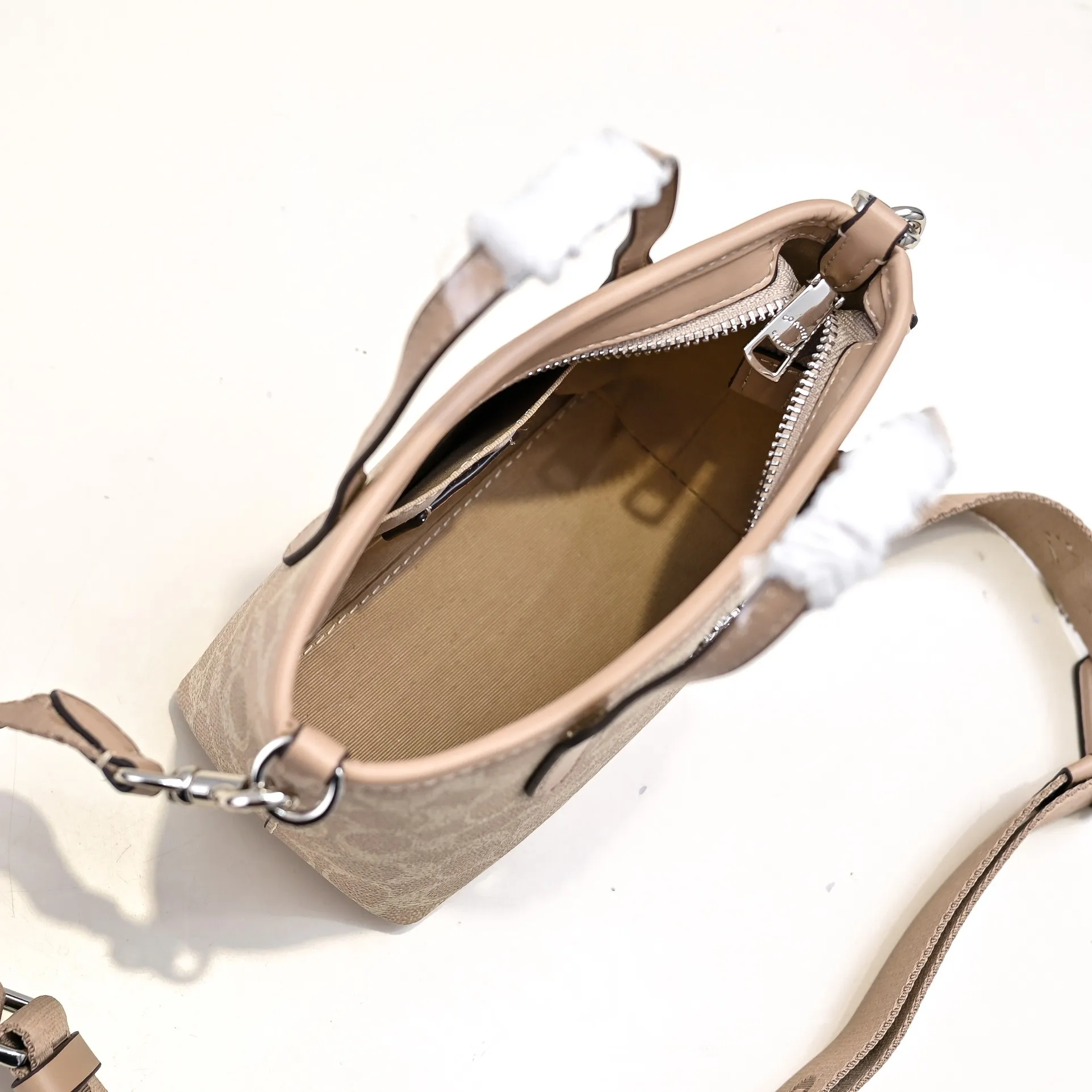 P300【Top original order】Model number: CW032 Size: 20*14*9cm