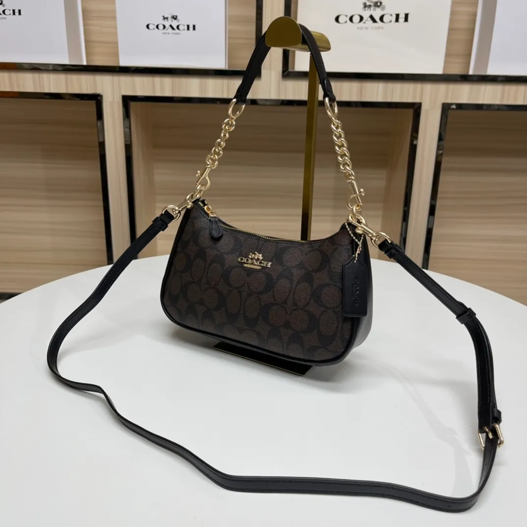 Top original order batch 380💰coach/Coach new armpit bag new style. Model 548, 209, 173. . 520 Gift】C’s Outlet women’s bag color-blocked TERI shoulder bag. . DETAILS details Material: cow leather 2 credit card slots Built-in multi-function pocket Top zipper closure, fabric lining Detachable handle with vertical length of 21cm Detachable shoulder strap with vertical length of 58cm, can be used for shoulder or crossbody Dimensions: 24.5cm (length) × 15.5cm (height) 7.5cm (width),