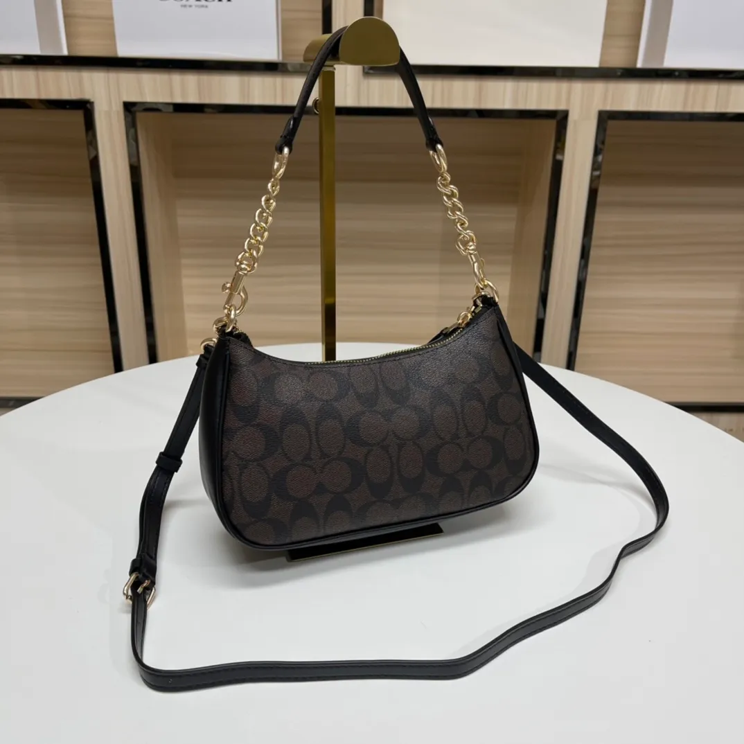 Top original order batch 380💰coach/Coach new armpit bag new style. Model 548, 209, 173. . 520 Gift】C’s Outlet women’s bag color-blocked TERI shoulder bag. . DETAILS details Material: cow leather 2 credit card slots Built-in multi-function pocket Top zipper closure, fabric lining Detachable handle with vertical length of 21cm Detachable shoulder strap with vertical length of 58cm, can be used for shoulder or crossbody Dimensions: 24.5cm (length) × 15.5cm (height) 7.5cm (width),
