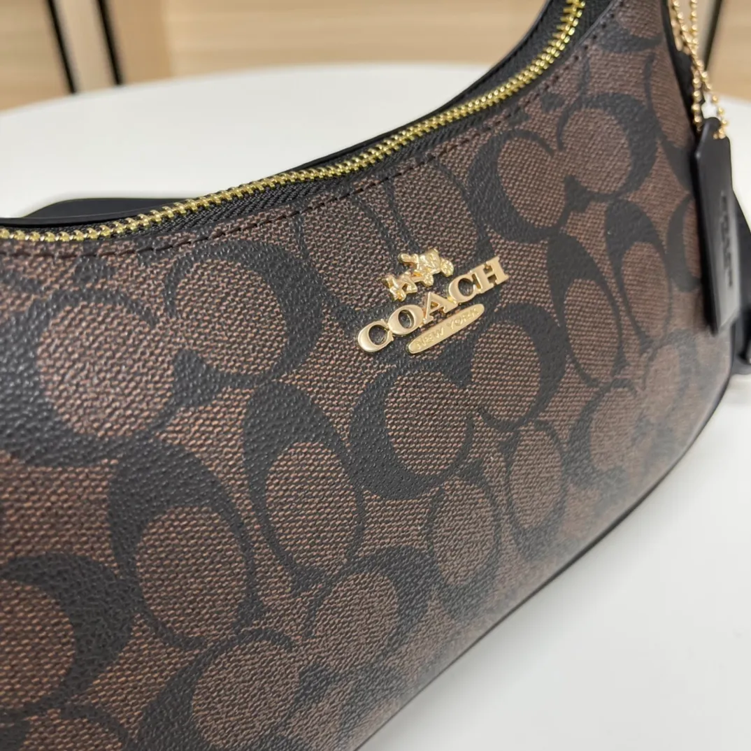 Top original order batch 380💰coach/Coach new armpit bag new style. Model 548, 209, 173. . 520 Gift】C’s Outlet women’s bag color-blocked TERI shoulder bag. . DETAILS details Material: cow leather 2 credit card slots Built-in multi-function pocket Top zipper closure, fabric lining Detachable handle with vertical length of 21cm Detachable shoulder strap with vertical length of 58cm, can be used for shoulder or crossbody Dimensions: 24.5cm (length) × 15.5cm (height) 7.5cm (width),
