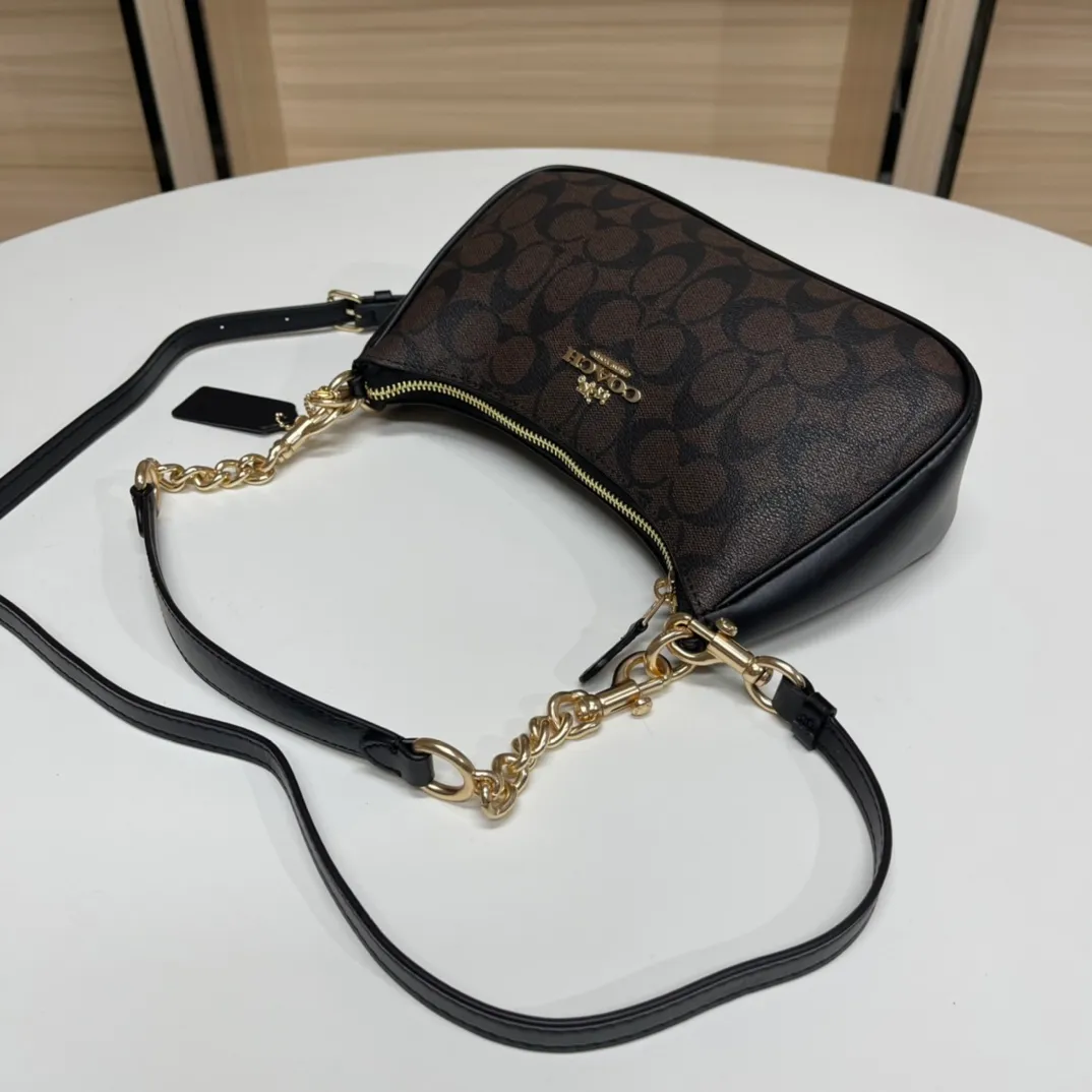 Top original order batch 380💰coach/Coach new armpit bag new style. Model 548, 209, 173. . 520 Gift】C’s Outlet women’s bag color-blocked TERI shoulder bag. . DETAILS details Material: cow leather 2 credit card slots Built-in multi-function pocket Top zipper closure, fabric lining Detachable handle with vertical length of 21cm Detachable shoulder strap with vertical length of 58cm, can be used for shoulder or crossbody Dimensions: 24.5cm (length) × 15.5cm (height) 7.5cm (width),