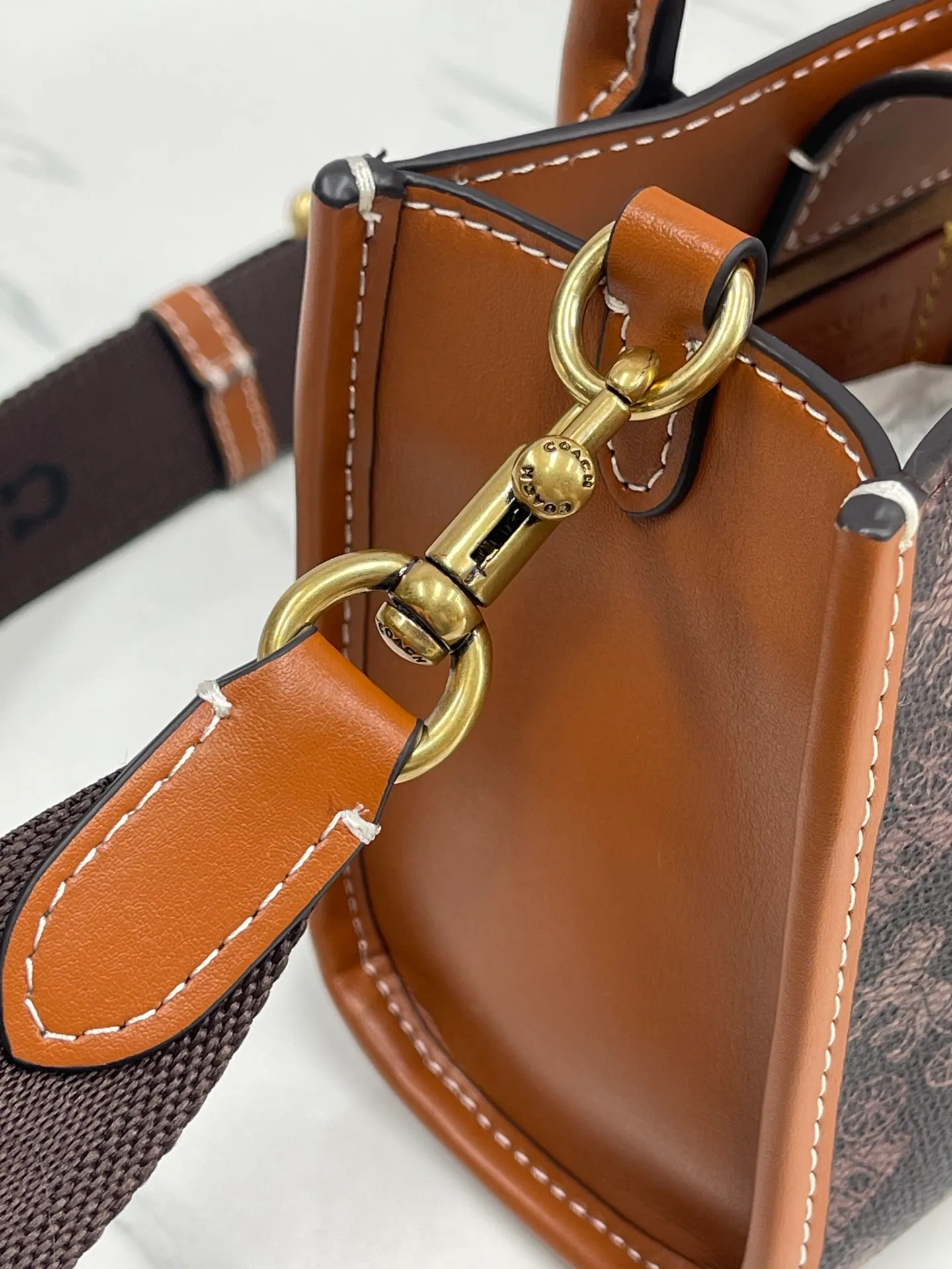 Batch 420💰coach/Coach new small model model CT890/CT891 counter new ACE carriage pattern women's tote bag single shoulder crossbody handheld tote bag double shoulder strap design size: 18·13·8
