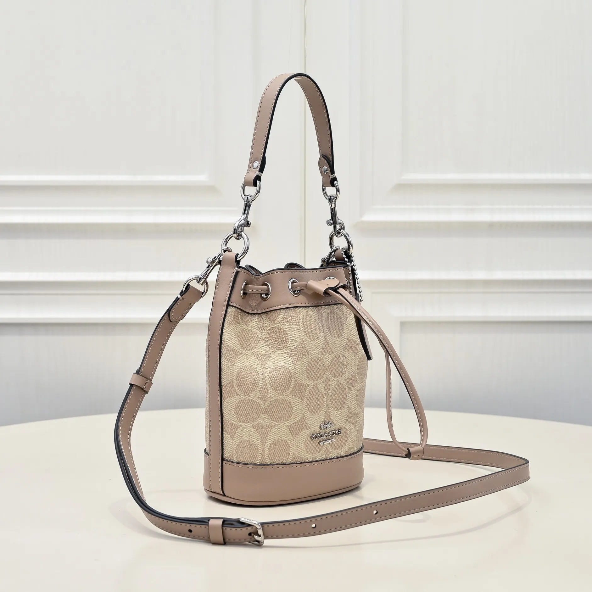 P360 [Top original order] Style number: CW299 Size: 14*16.5*9cm