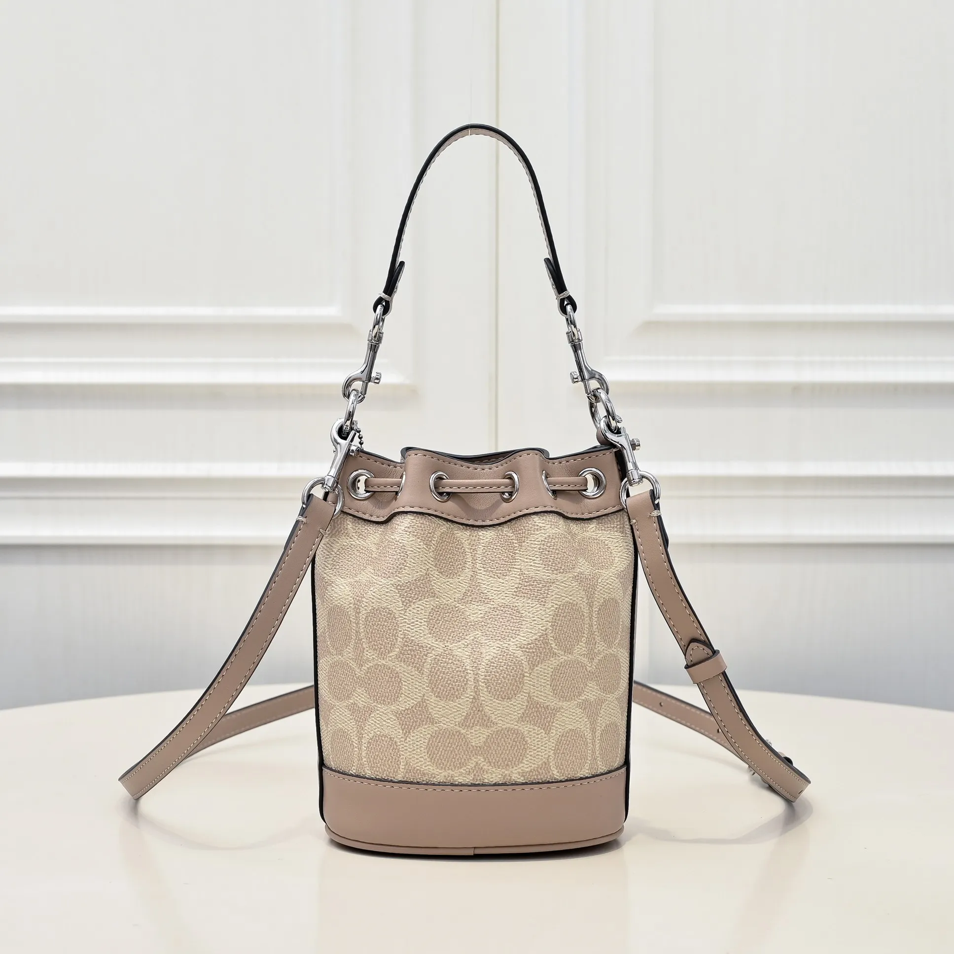 P360 [Top original order] Style number: CW299 Size: 14*16.5*9cm