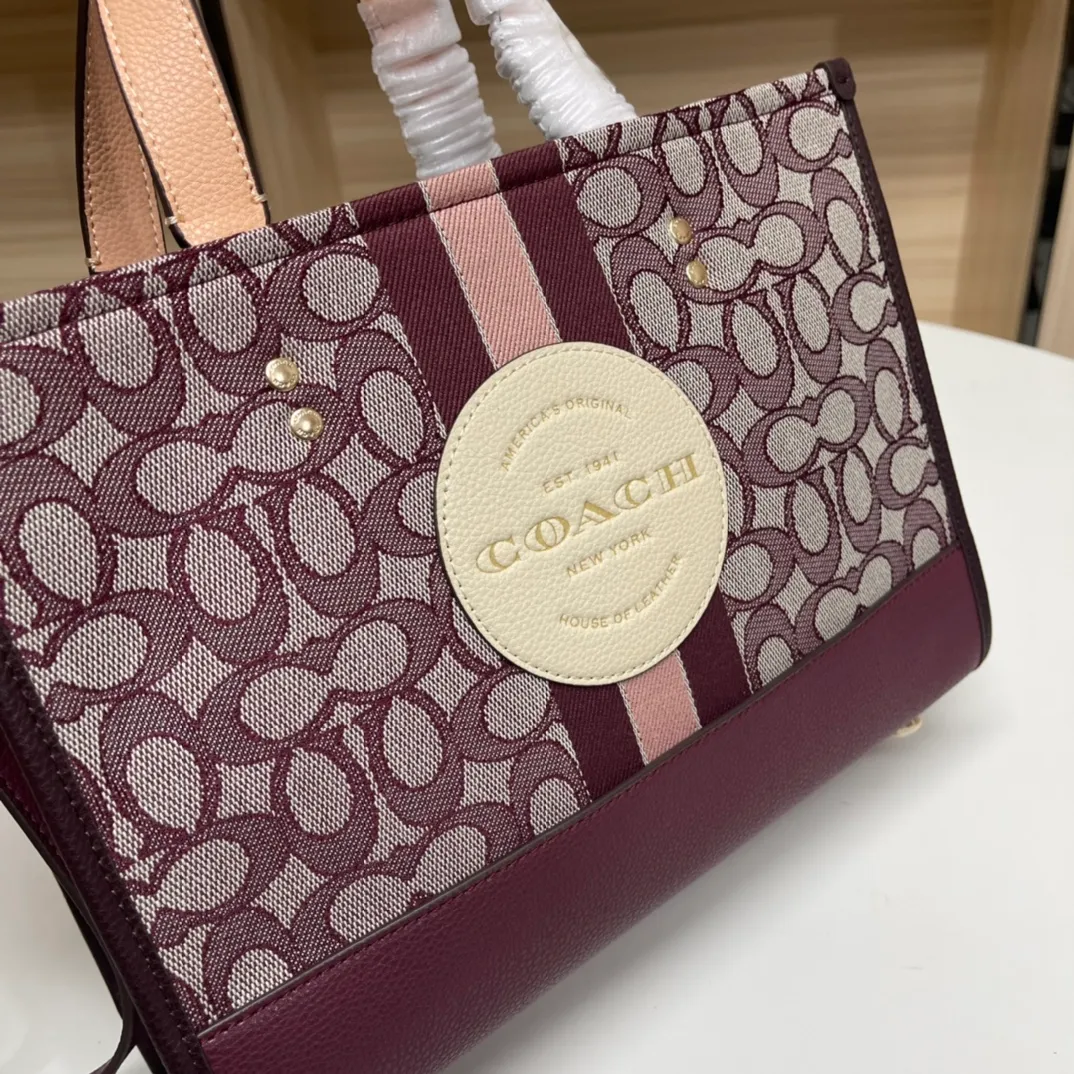 Batch 440💰. coach/Coach new model C8448 Butot horizontal series, latest style design, large round cake LOGO, very iconic, big C with hemp thread presbyopia embroidery, size is about 29/13/22.