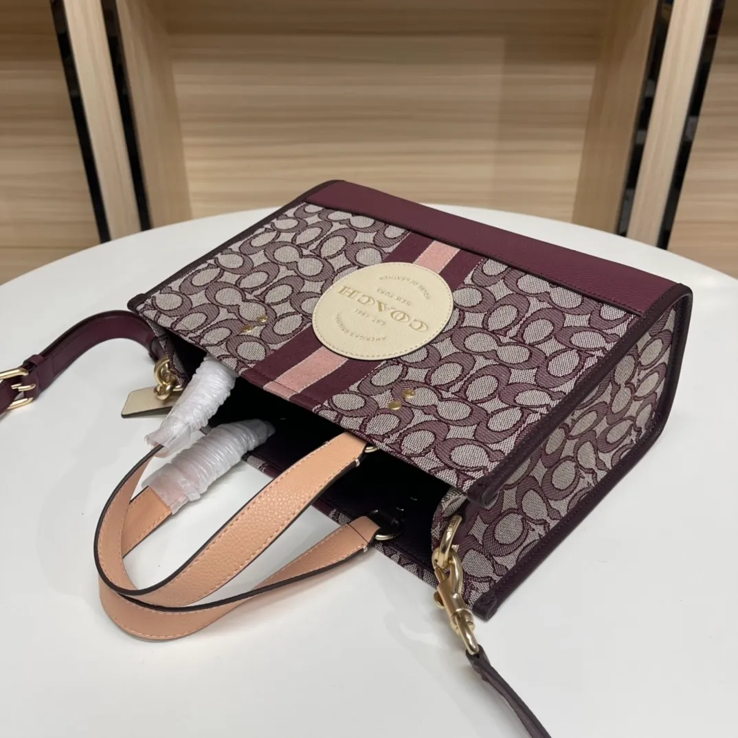 Batch 440💰. coach/Coach new model C8448 Butot horizontal series, latest style design, large round cake LOGO, very iconic, big C with hemp thread presbyopia embroidery, size is about 29/13/22.