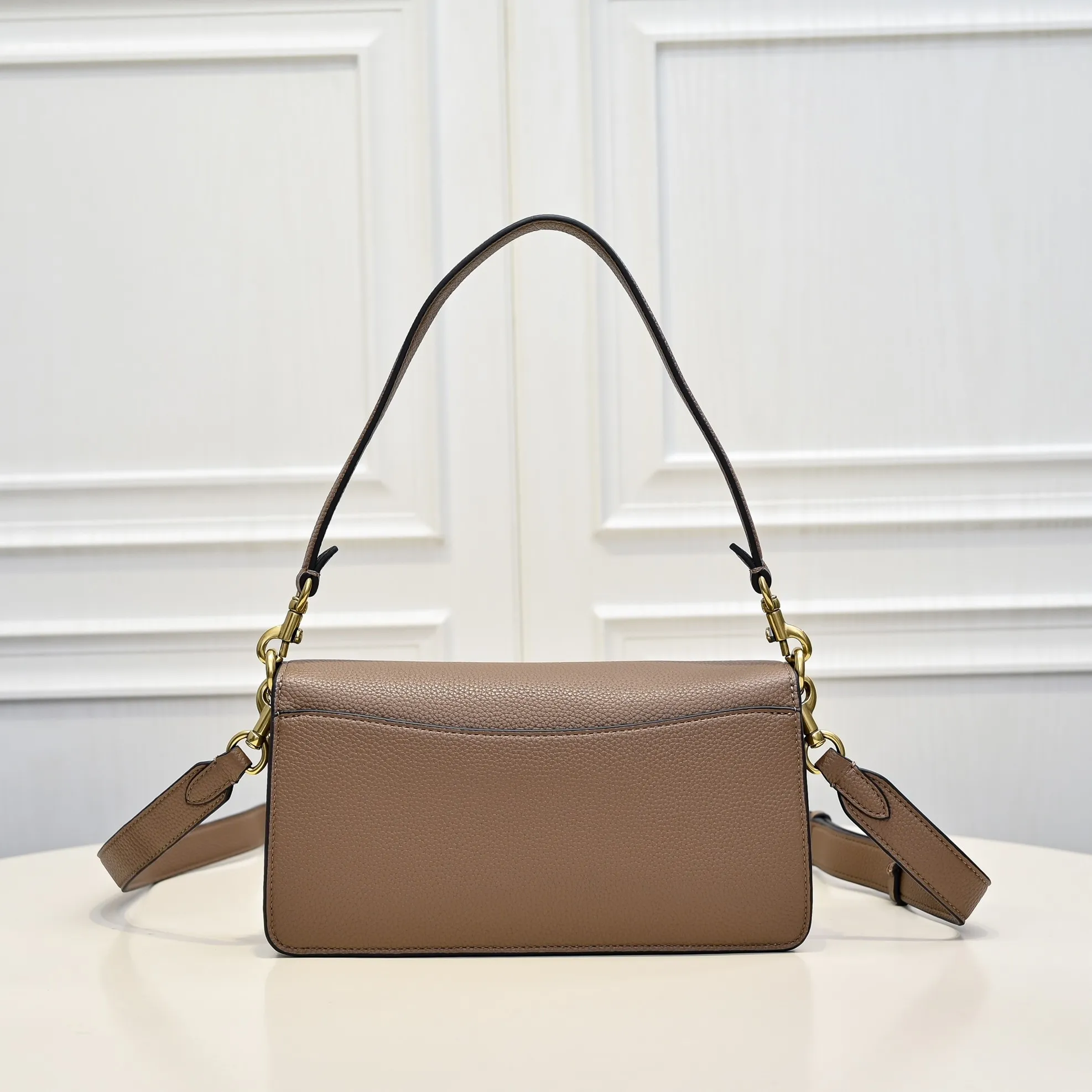 Style number: CH857 Size: 26*15*8cm