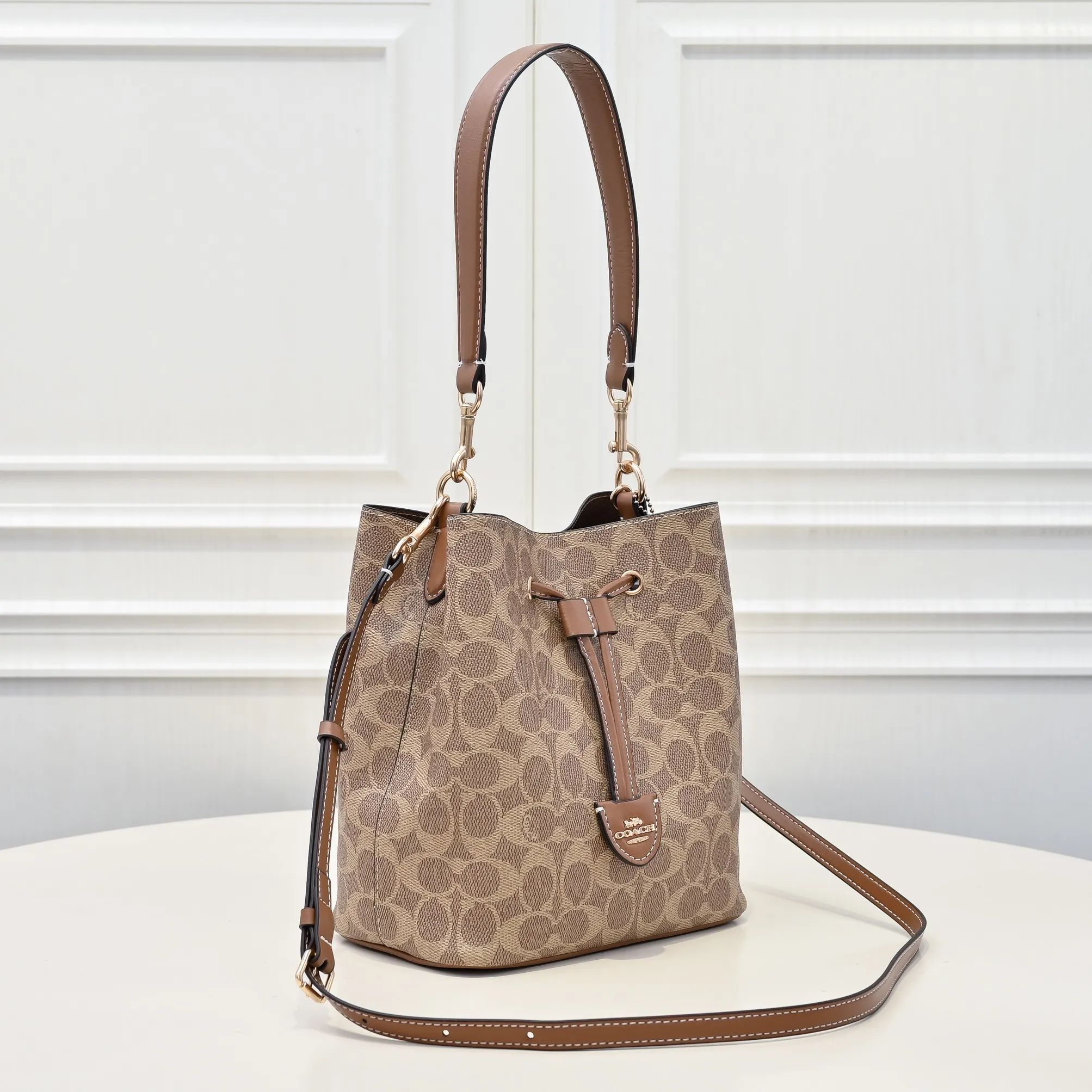 P380 [Top original order] Style number: CBH07 Size: 21.5*21.5*14cm