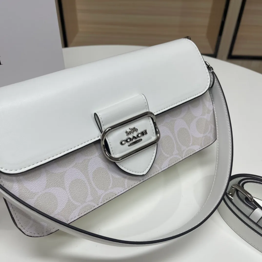 Top original order, batch 500💰COACH/model CJ617 Coach Outlet new color women's bag PVC color matching classic logo MORGAN shoulder bag armpit bag. Size 26X14X6